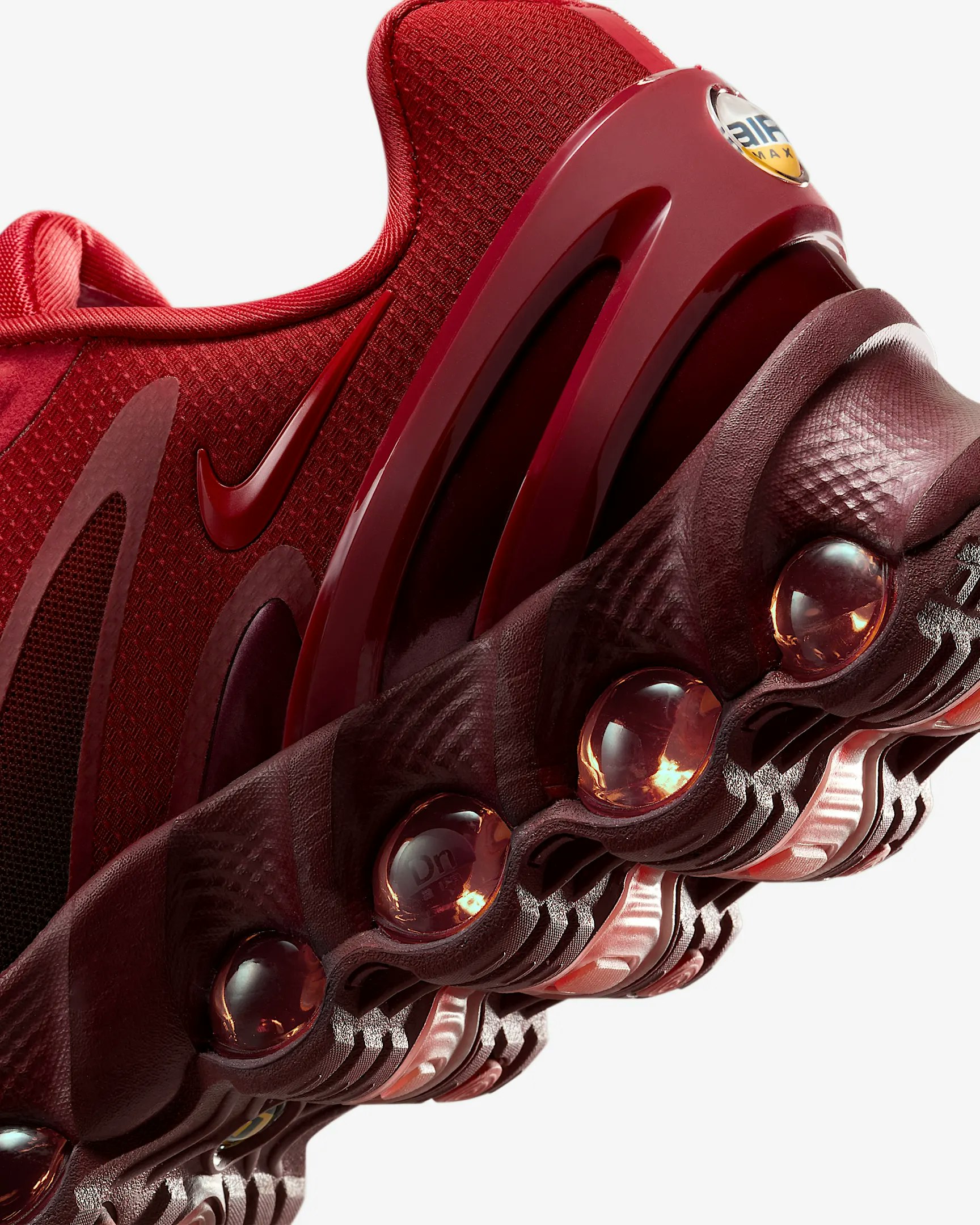 Nike Air Max DN8 "University Red"