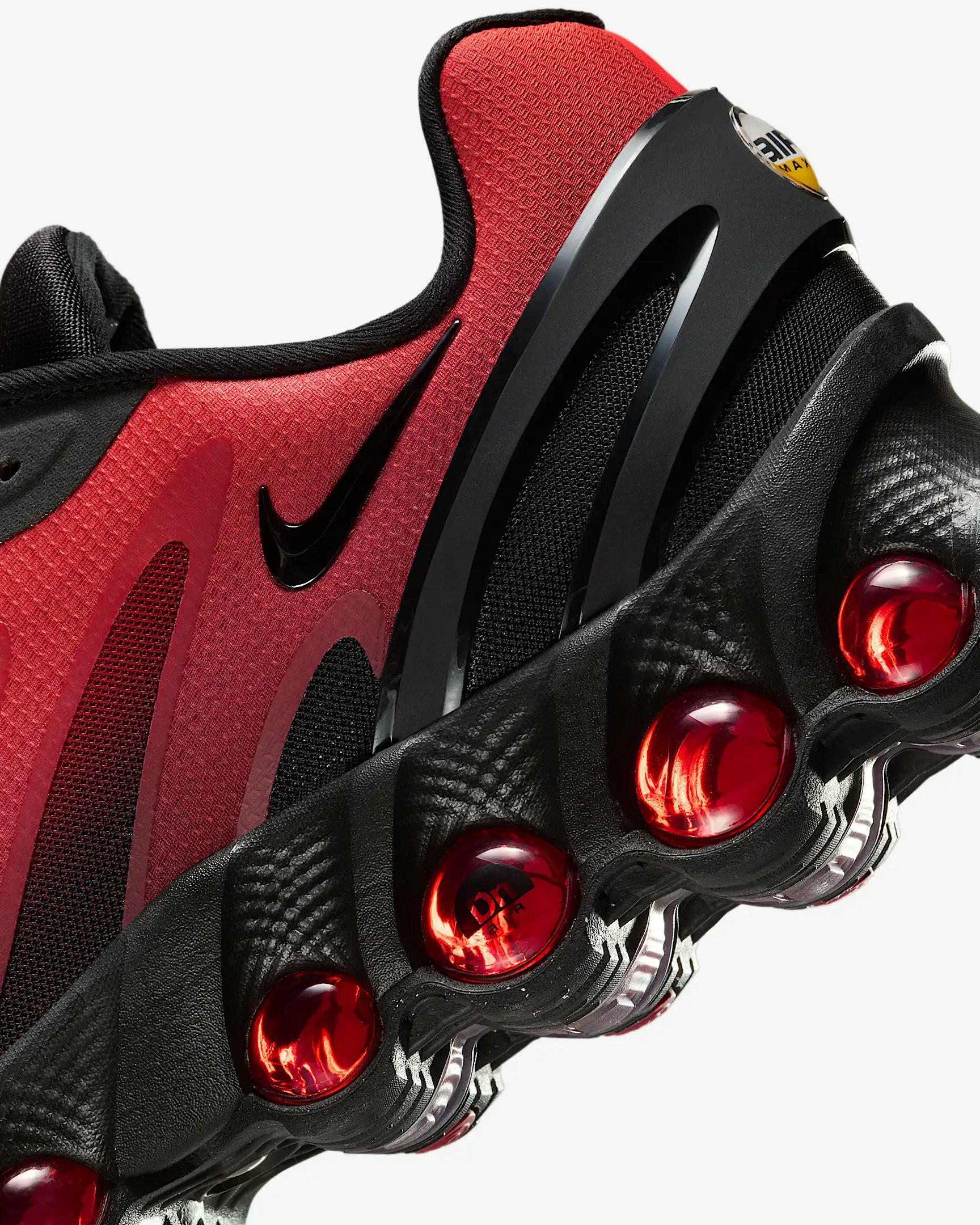 Nike Air Max DN8 "Black Crimson"