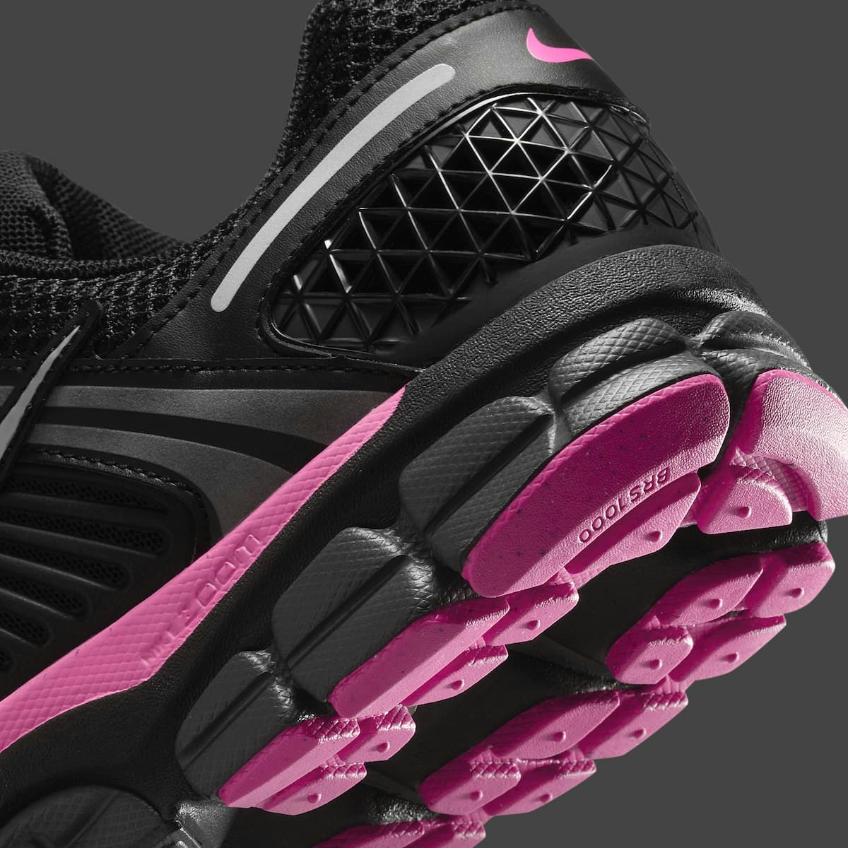 Nike Zoom Vomero 5 "Black Pink"