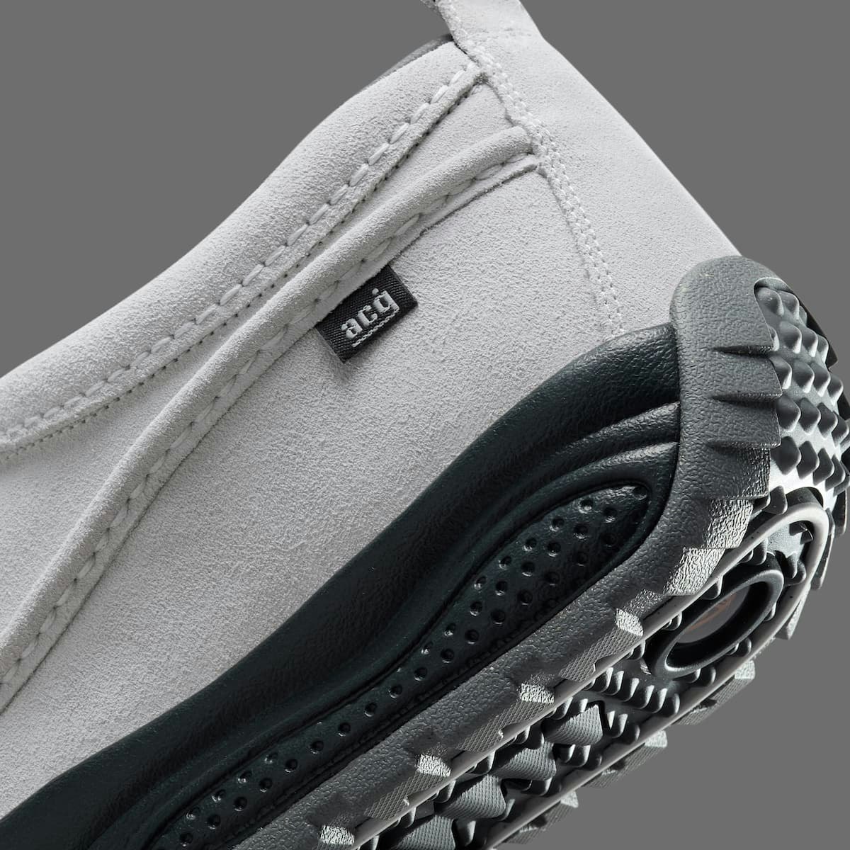 Nike ACG Izy "Photon Dust"