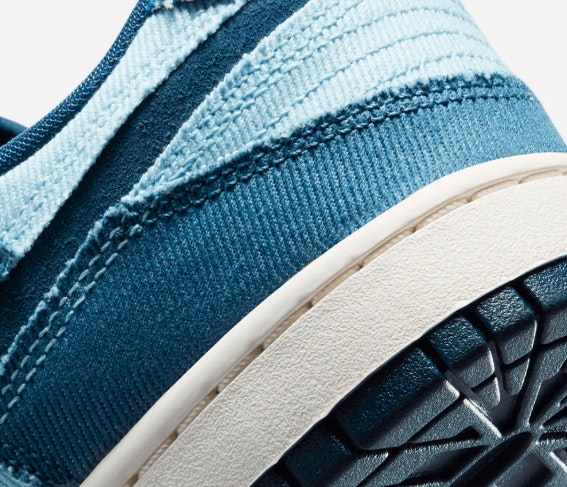 Nike Dunk Low "Blue Denim"