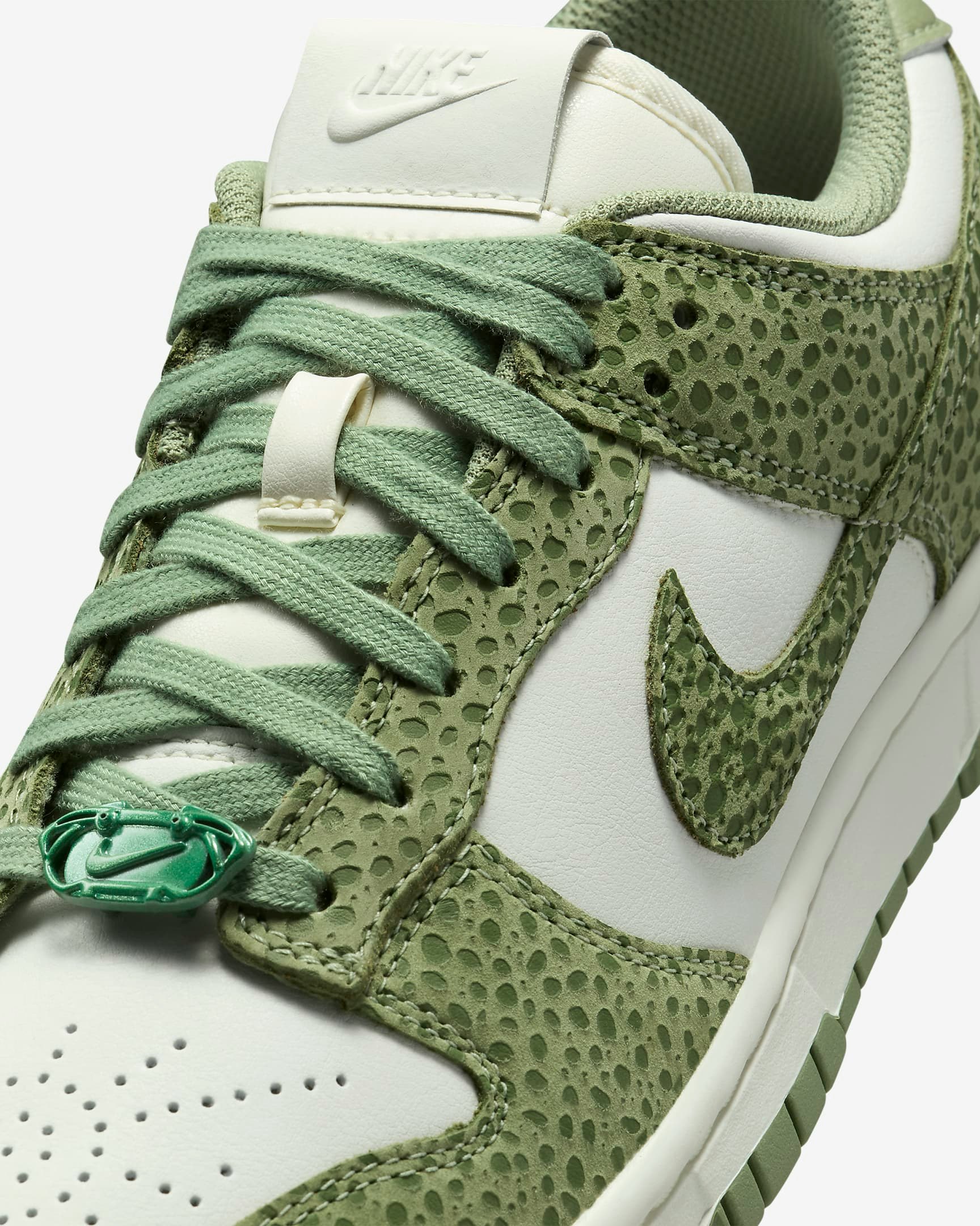 Nike Dunk Low Safari "Oil Green"