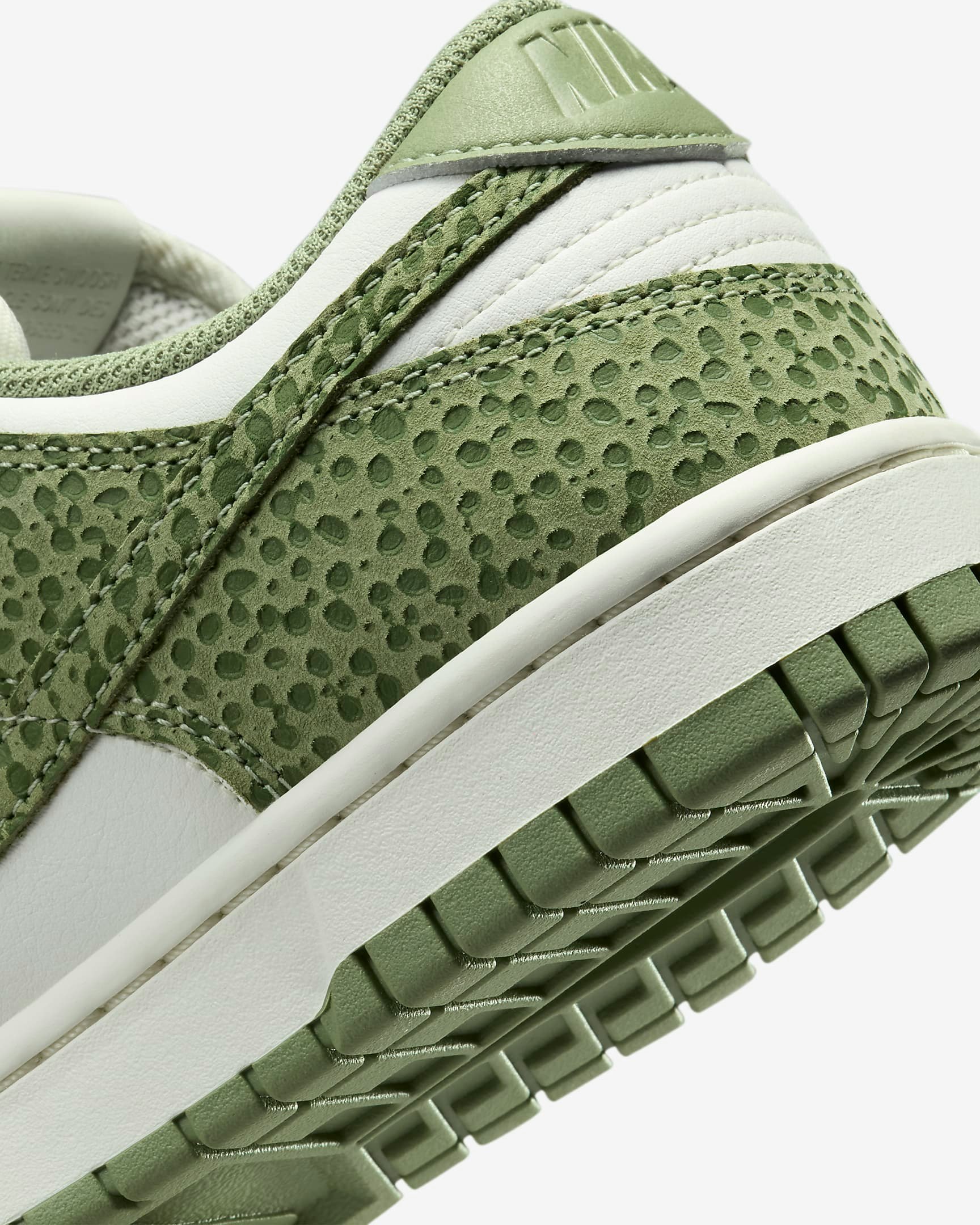 Nike Dunk Low Safari "Oil Green"