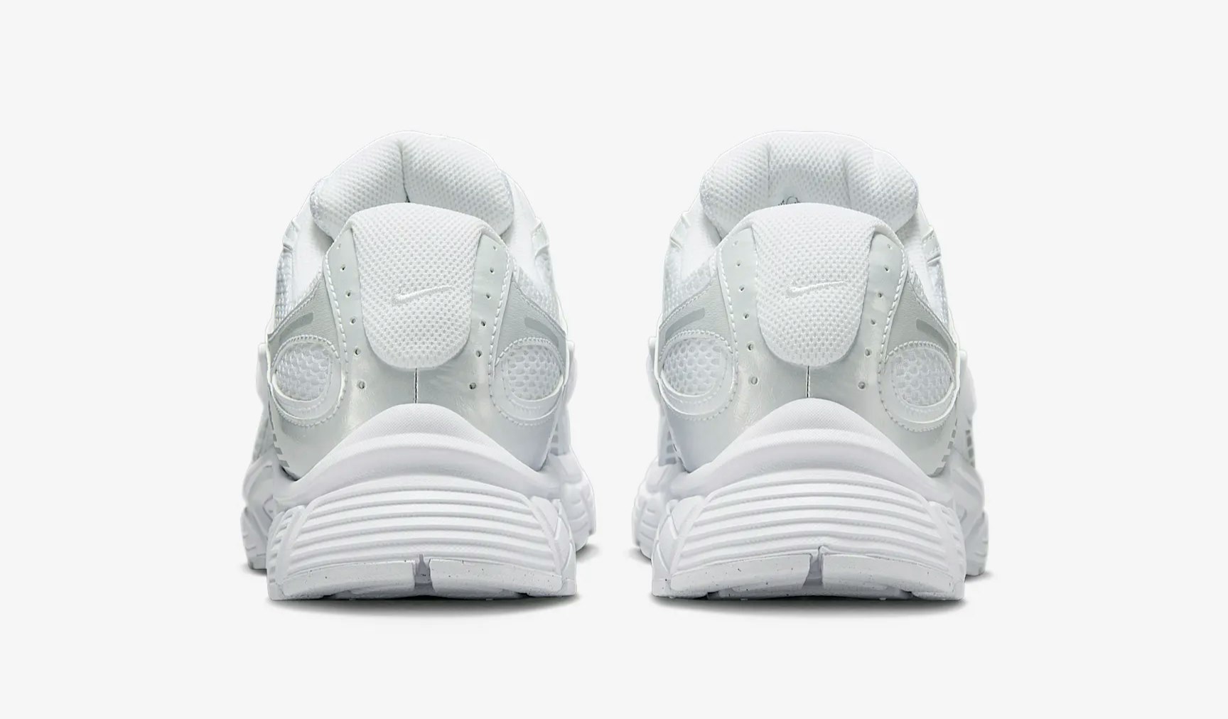 Nike V5 RNR "Light Metallic Silver"