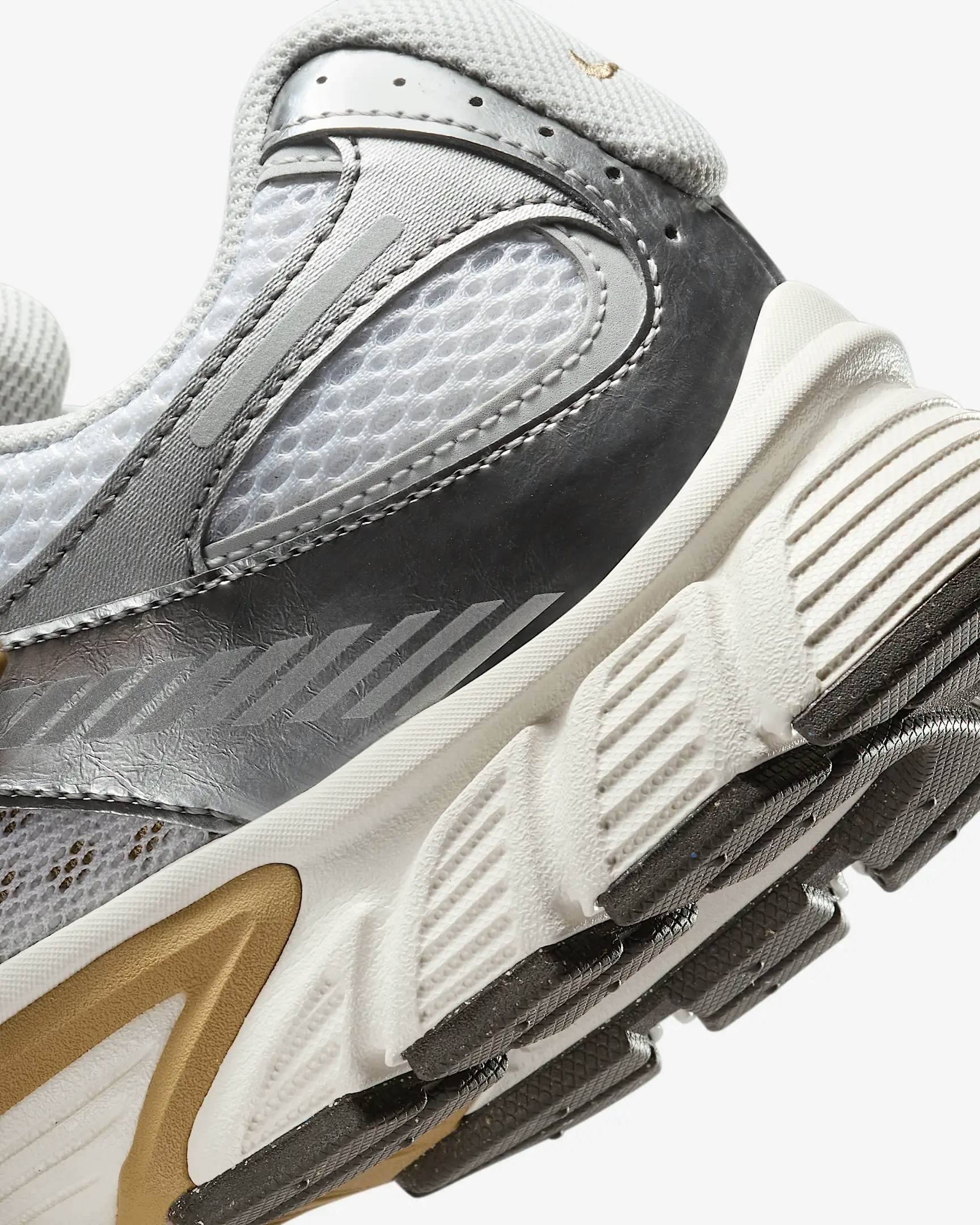 Nike V5 RNR "Parachute Beige"
