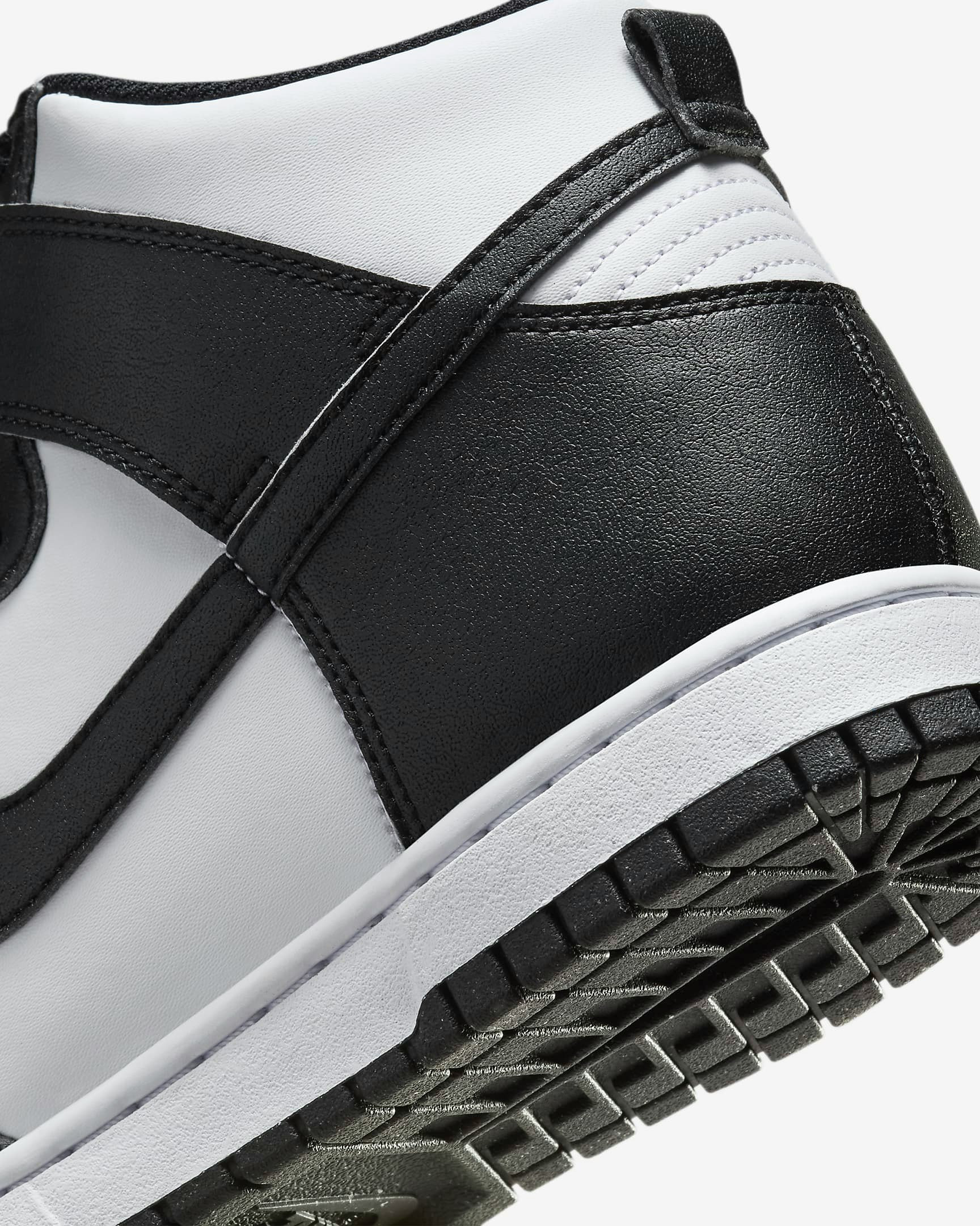 Nike Dunk High "Next Nature" (Panda)