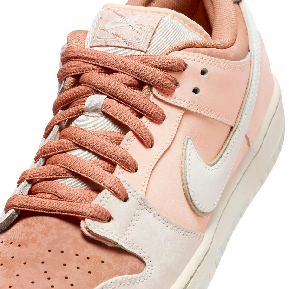 Nike SB Dunk Low "Trocadéro Gardens"