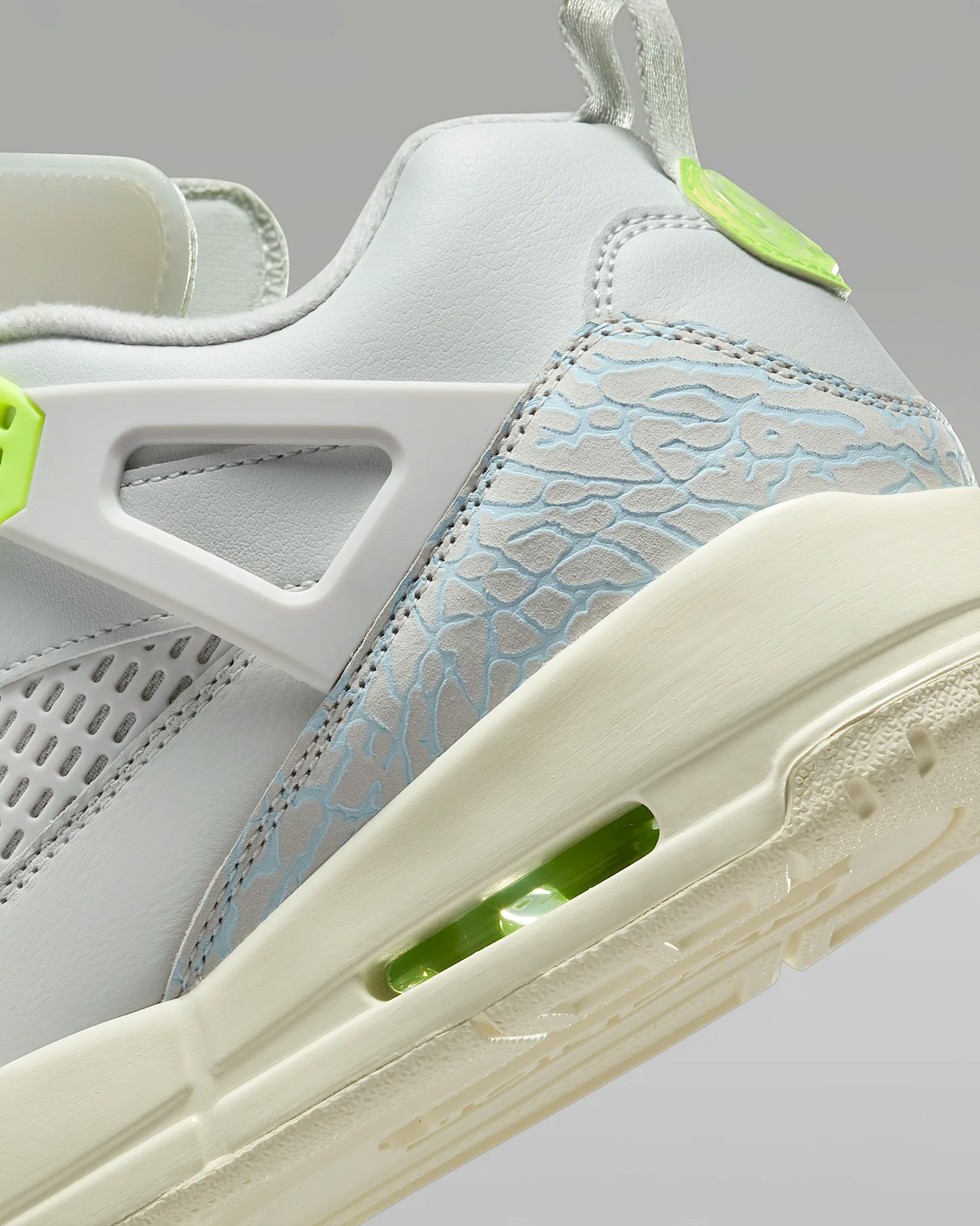 Jordan Spizike Low "Photon Dust Volt"