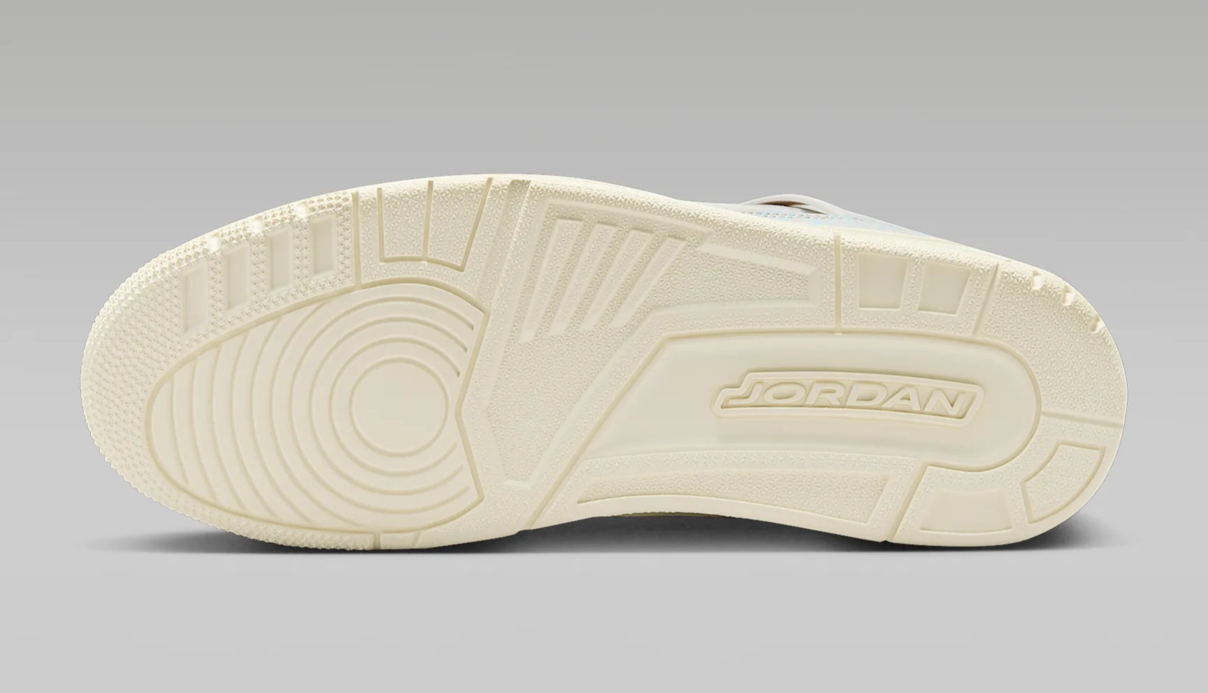 Jordan Spizike Low "Photon Dust Volt"