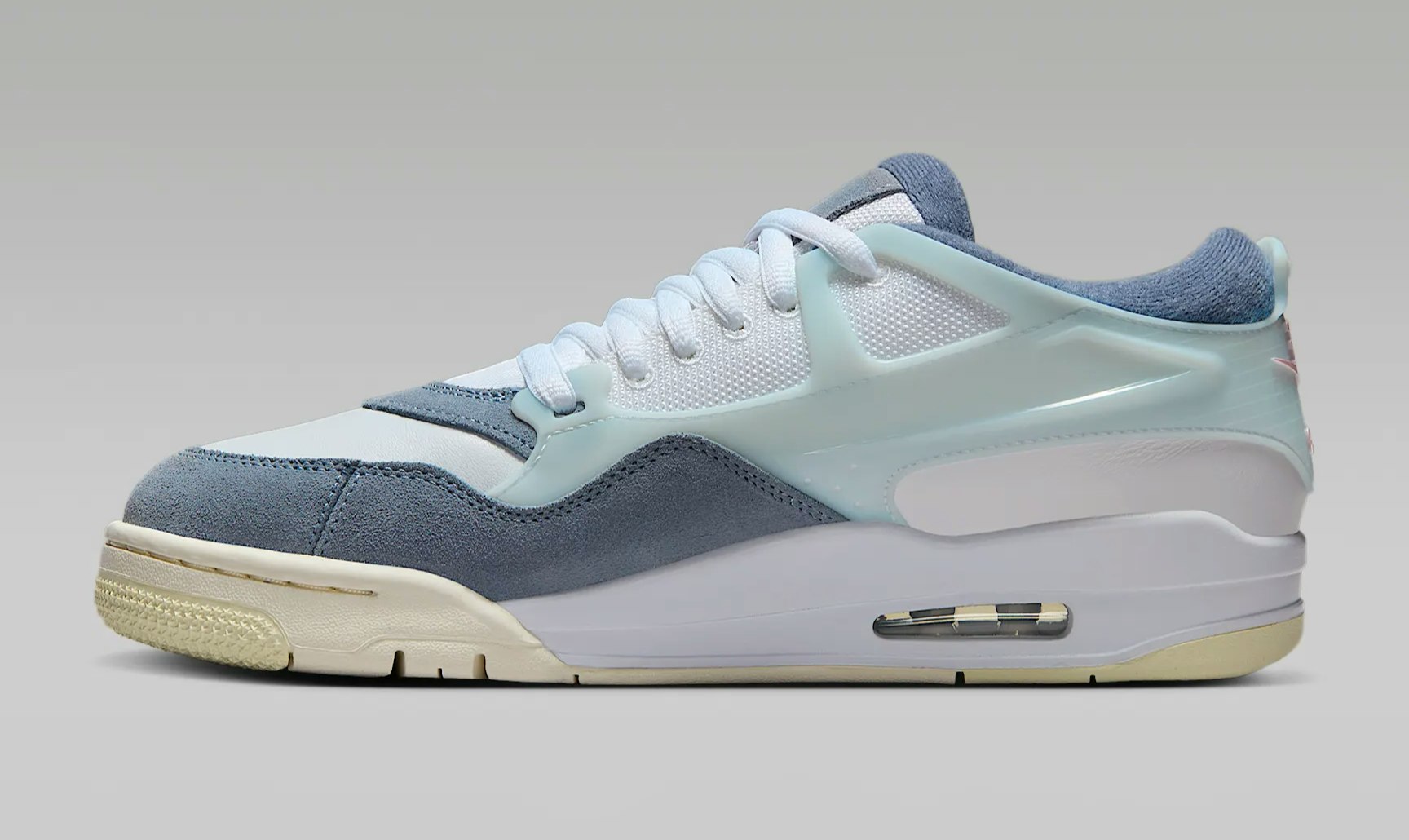 Air Jordan 4 RM "Diffused Blue"