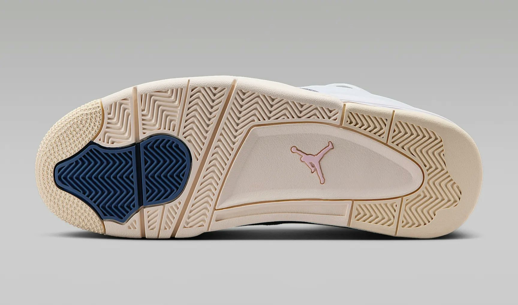 Air Jordan 4 RM "Diffused Blue"
