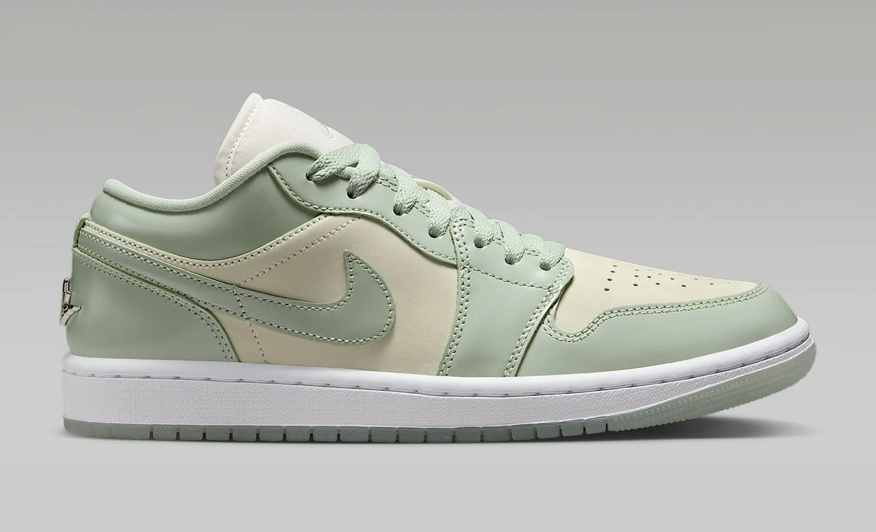 Air Jordan 1 Low SE "Seafoam"