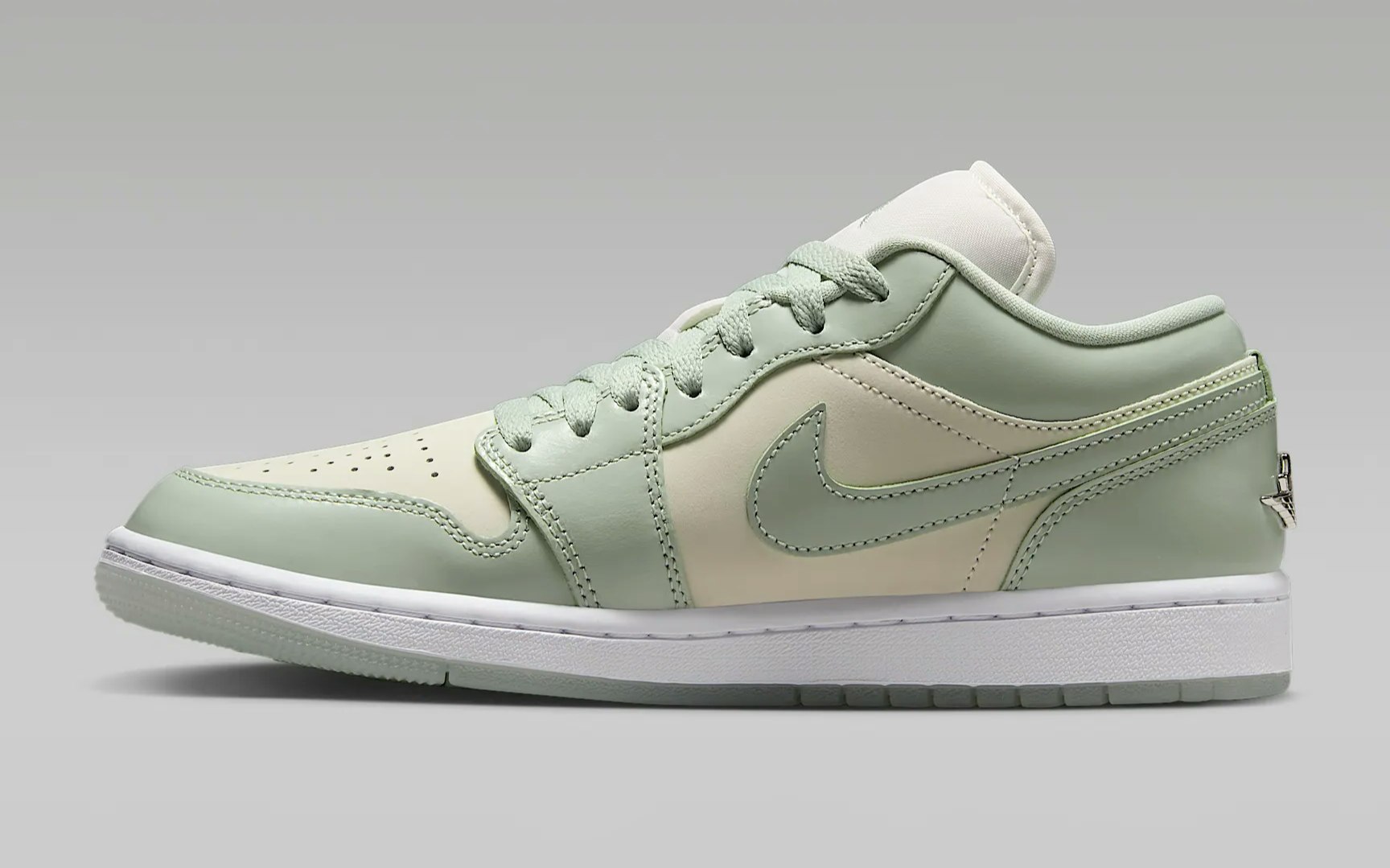 Air Jordan 1 Low SE "Seafoam"
