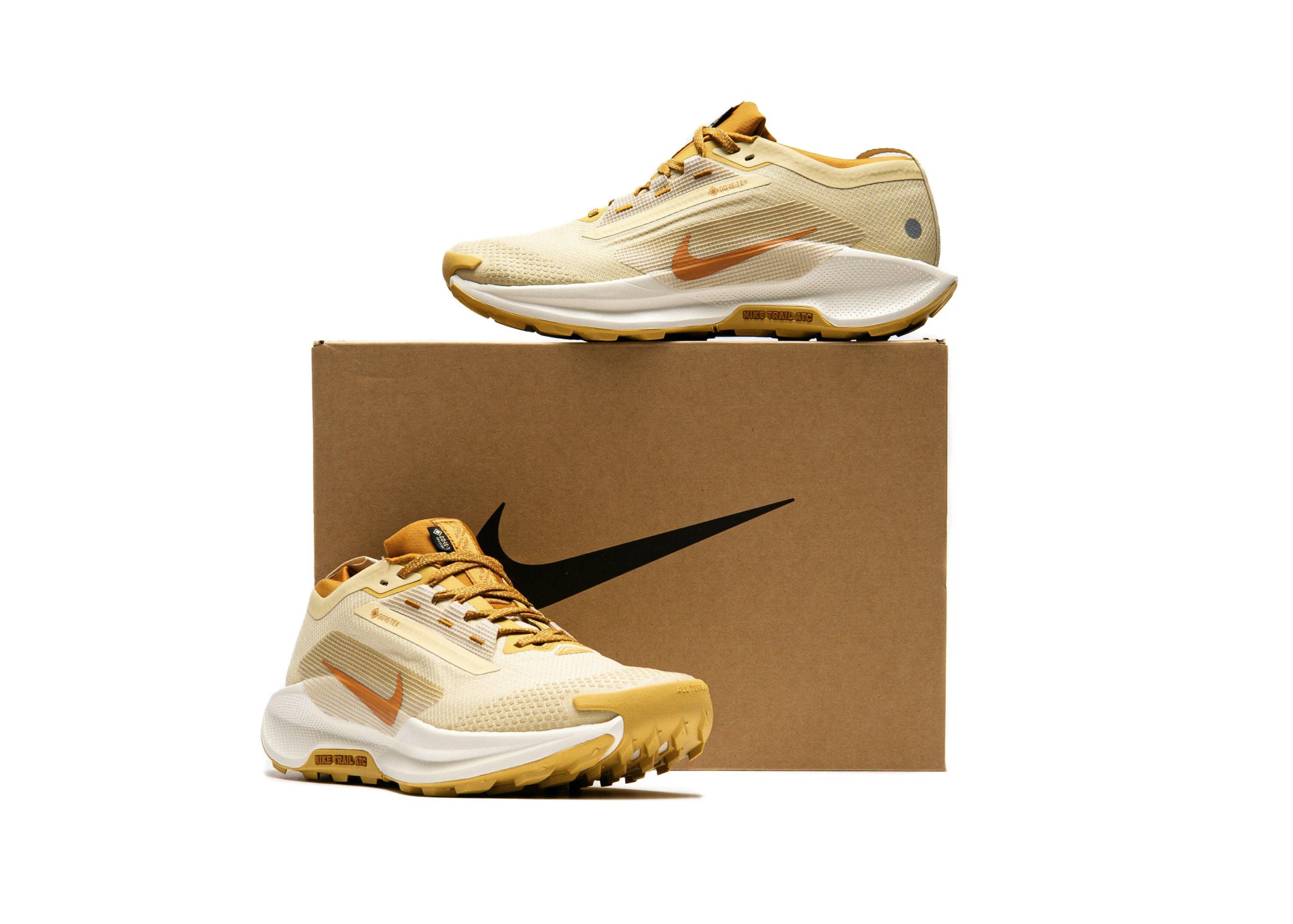 Nike Pegasus Trail 5 Gore-Tex "Desert Ochre"