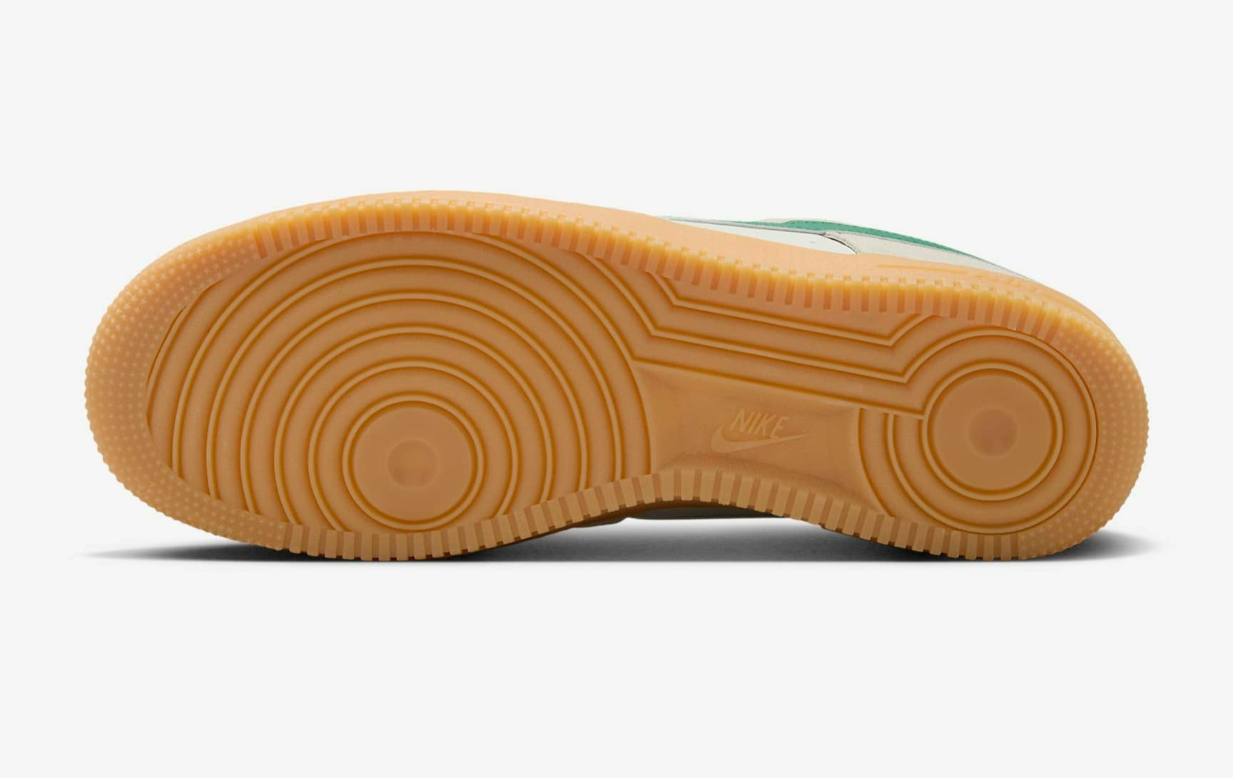 Nike Air Force 1 '07 LV8 "Gum Green"