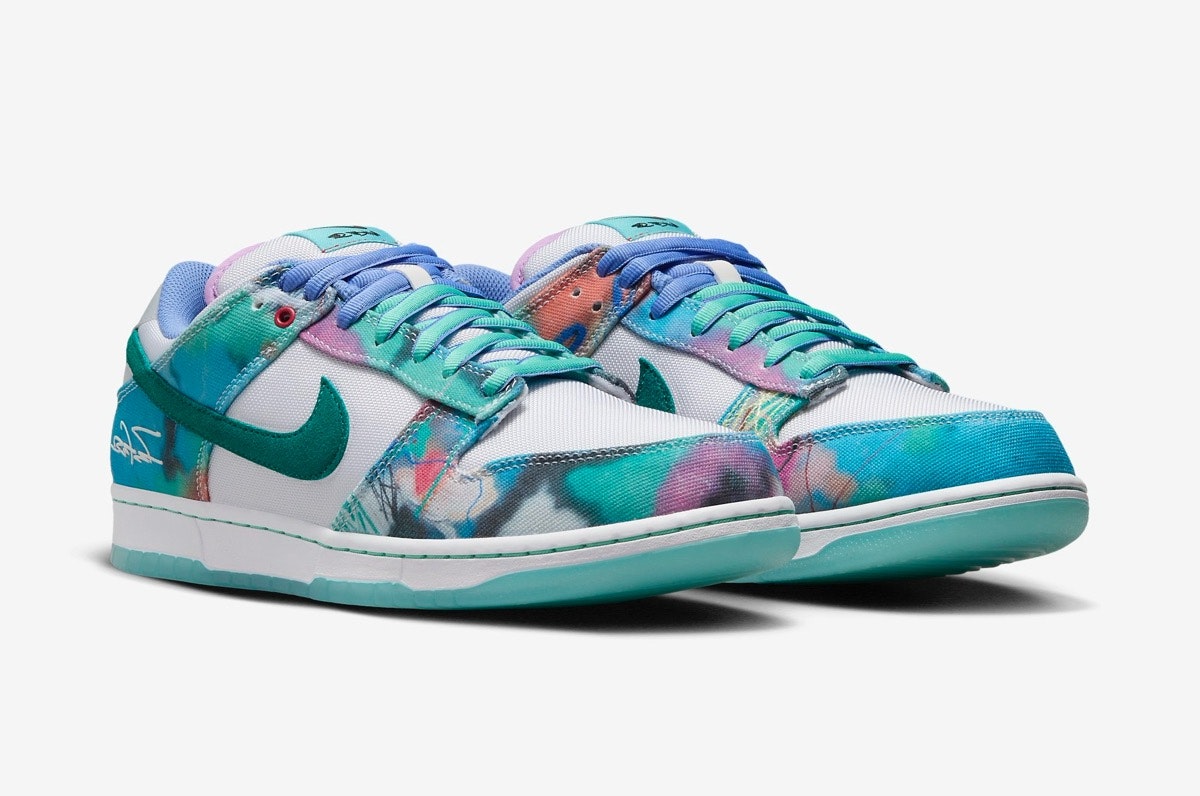 Futura Laboratories x Nike SB Dunk Low "Bleached Aqua"