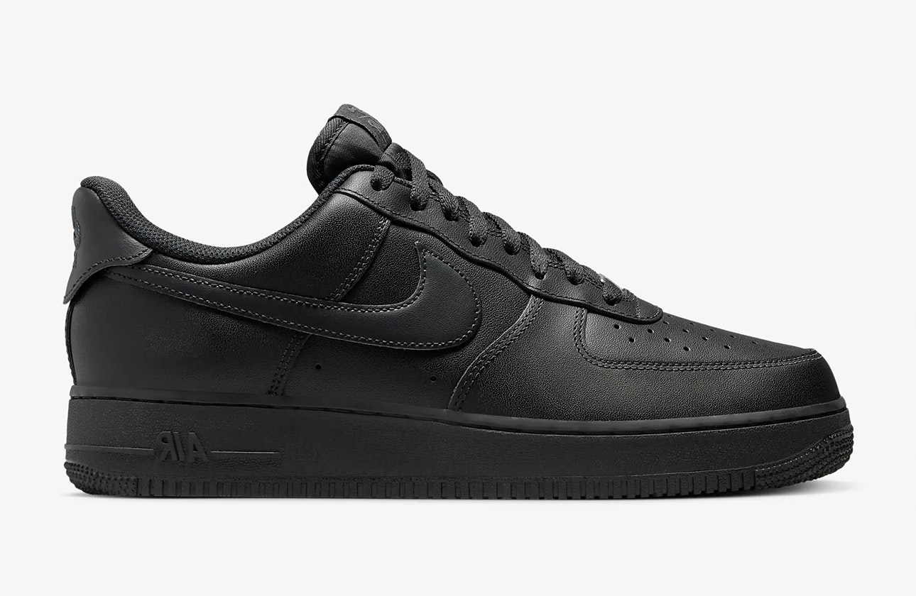 Nike Air Force 1 EasyOn "Triple Black"