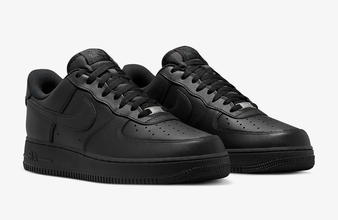 Nike Air Force 1 EasyOn "Triple Black"