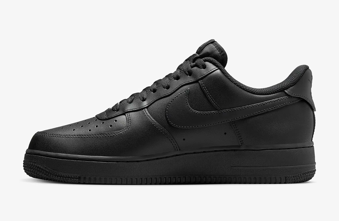 Nike Air Force 1 EasyOn "Triple Black"