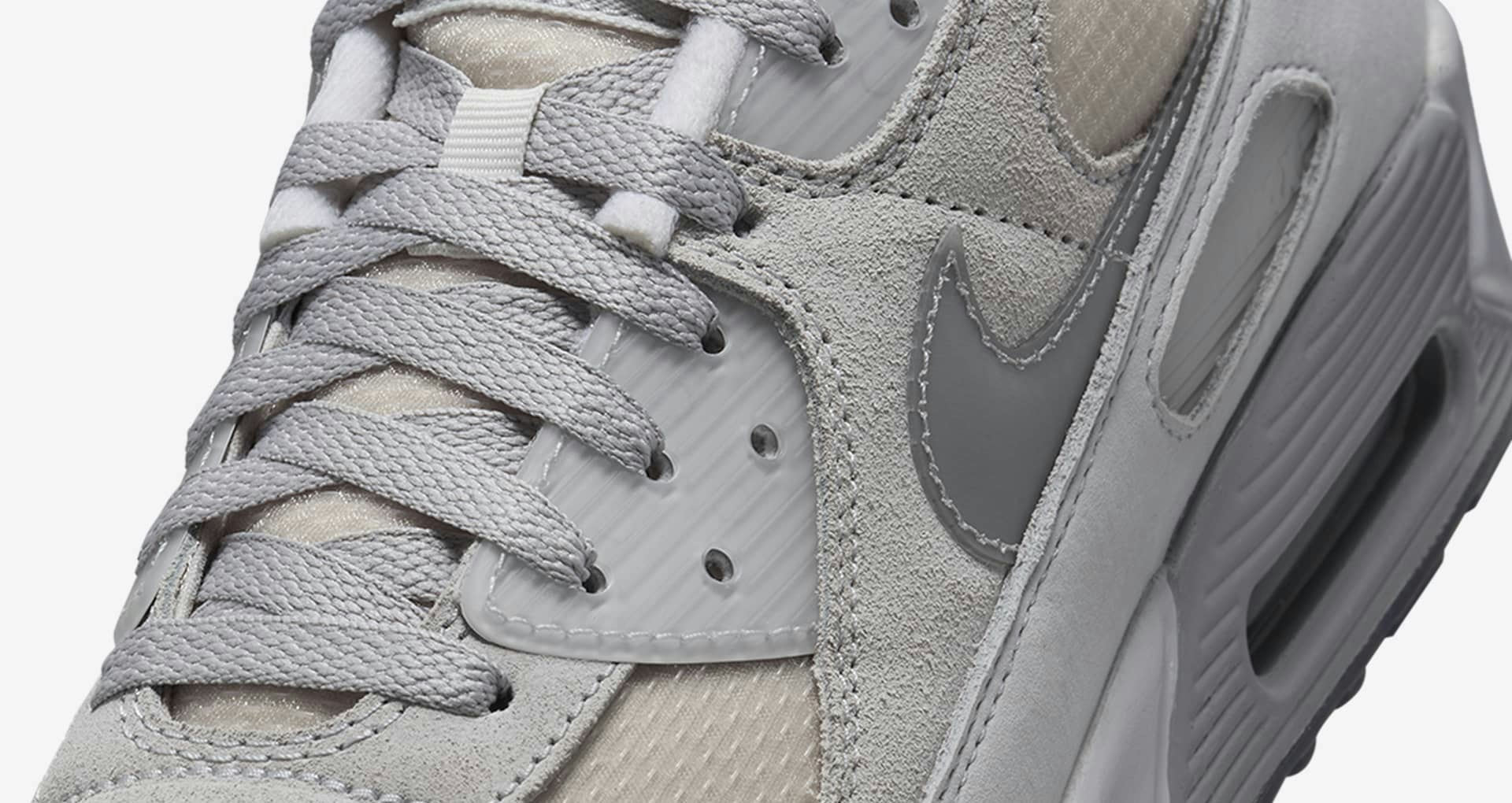 Nike Air Max 90 "Photon Dust"