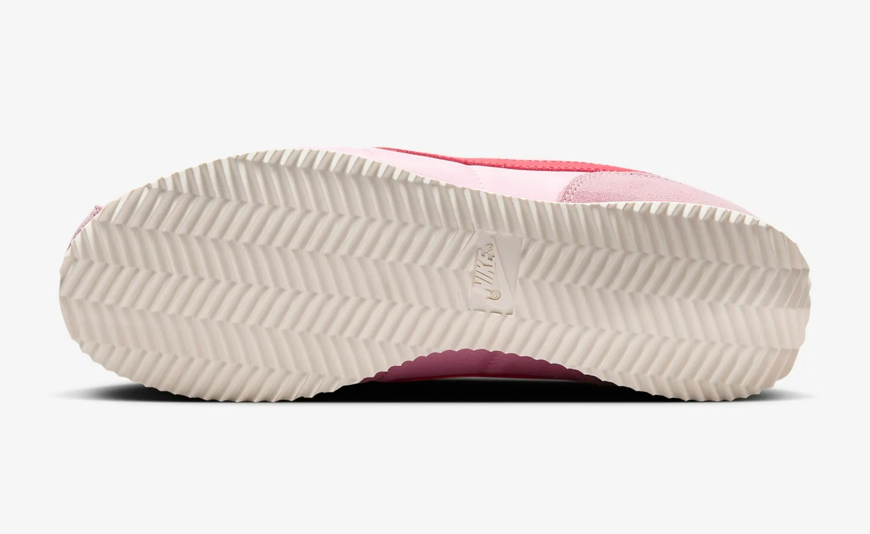 Nike Cortez TXT "Medium Soft Pink"
