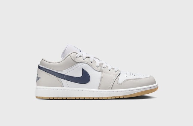 Air Jordan 1 Low "Midnight Navy" Air Jordan 1 Low "Midnight Navy"