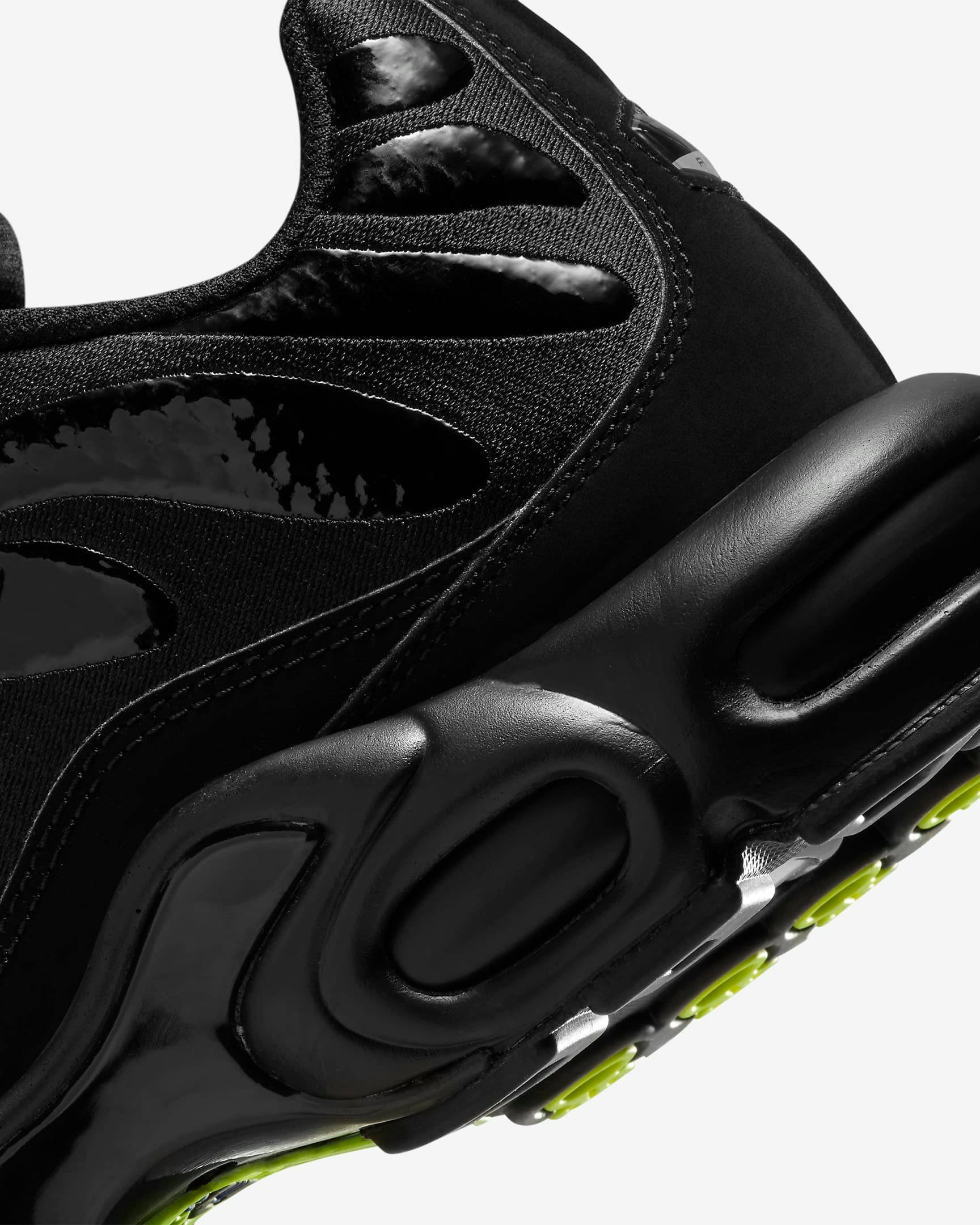 Nike Air Max Plus TN "Black Chrome"