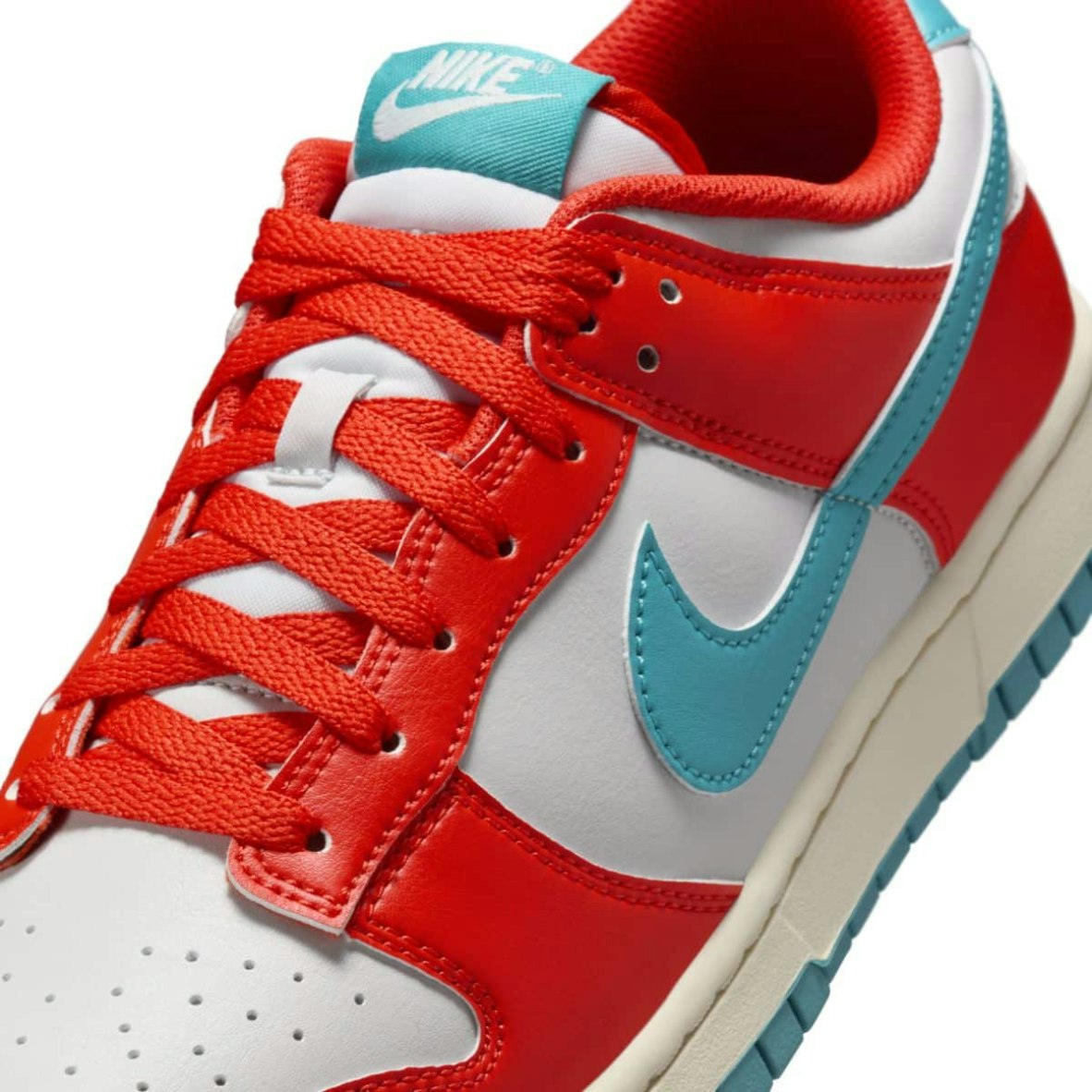 Nike Dunk Low "Picante Red"