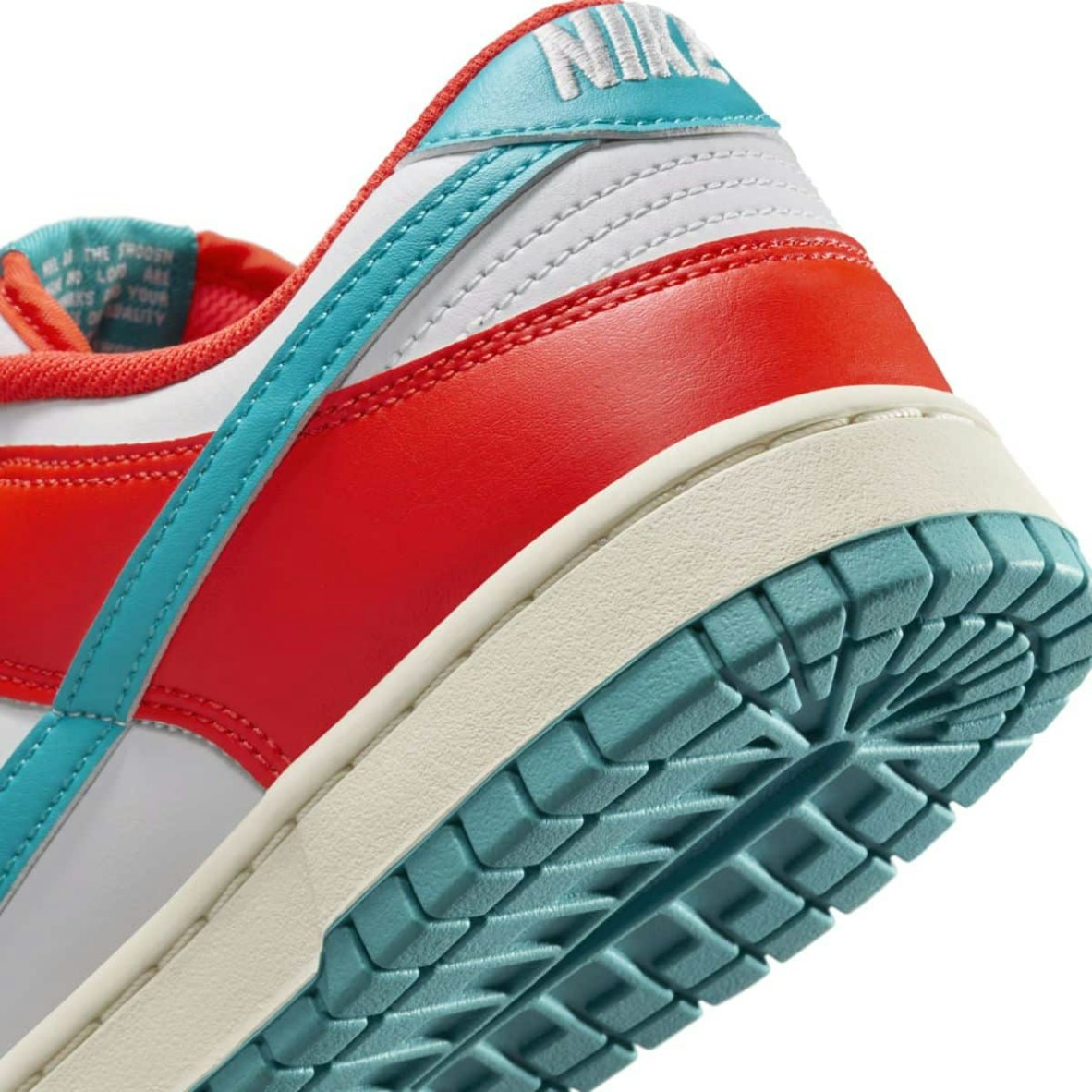 Nike Dunk Low "Picante Red"