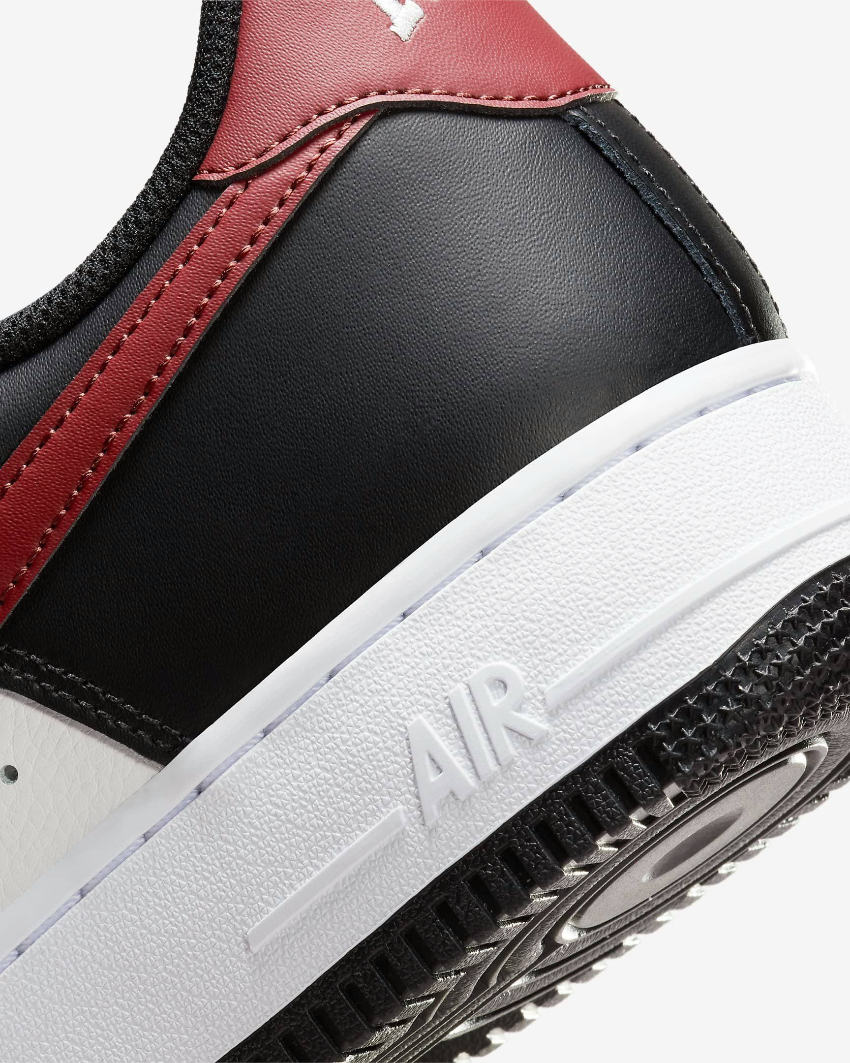 Nike Air Force 1 ’07 "Dark Team Red"