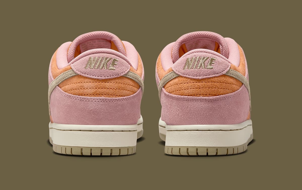 Nike SB Dunk Low "Red Stardust"