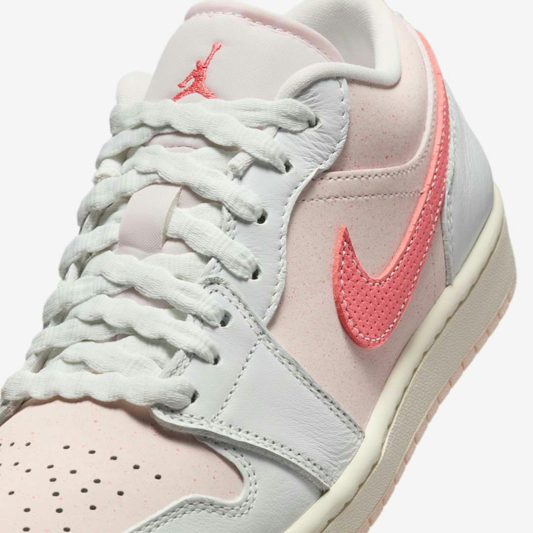 Air Jordan 1 Low "Strawberry Milkshake"