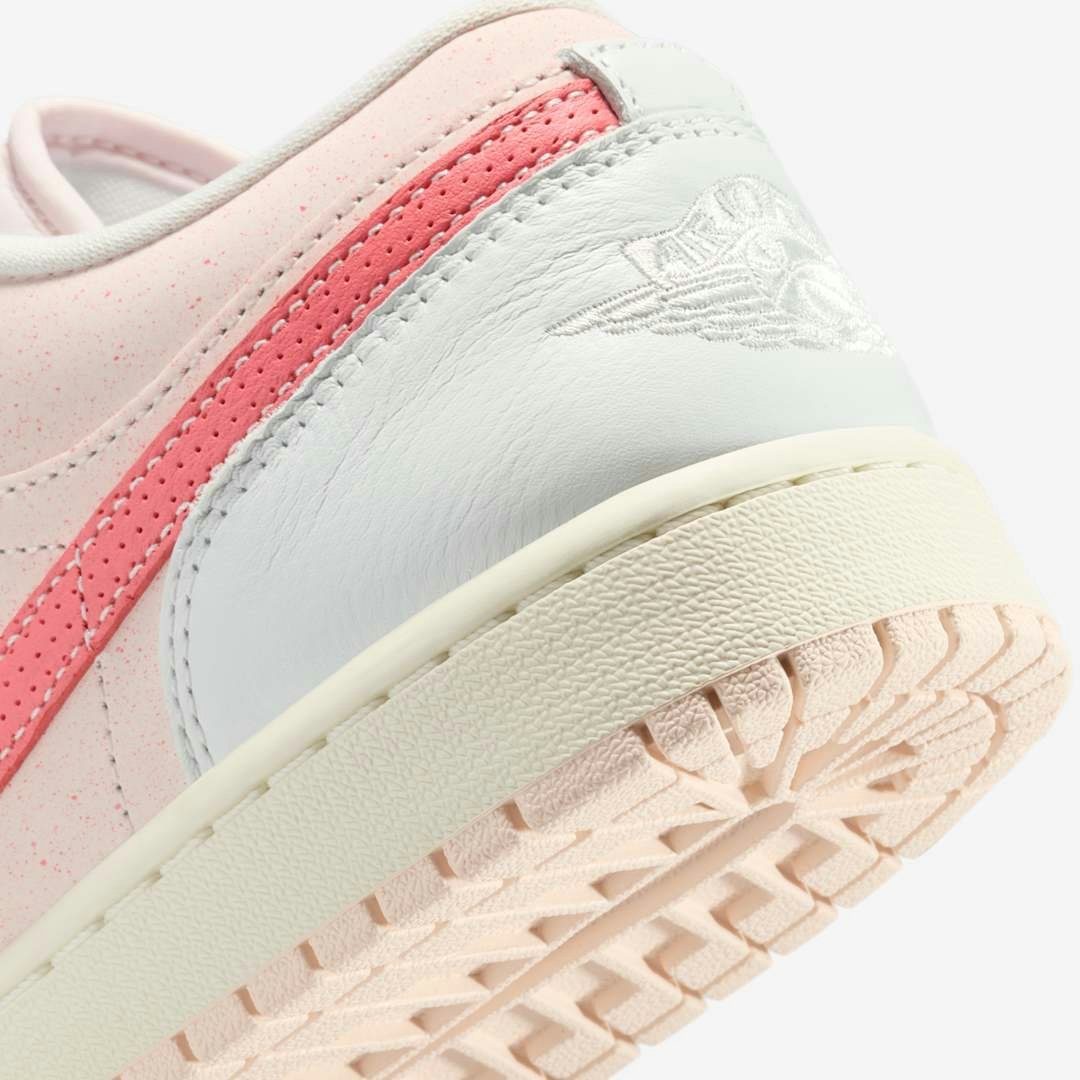 Air Jordan 1 Low "Strawberry Milkshake"