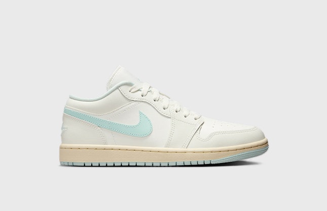 Air Jordan 1 Low "Igloo"