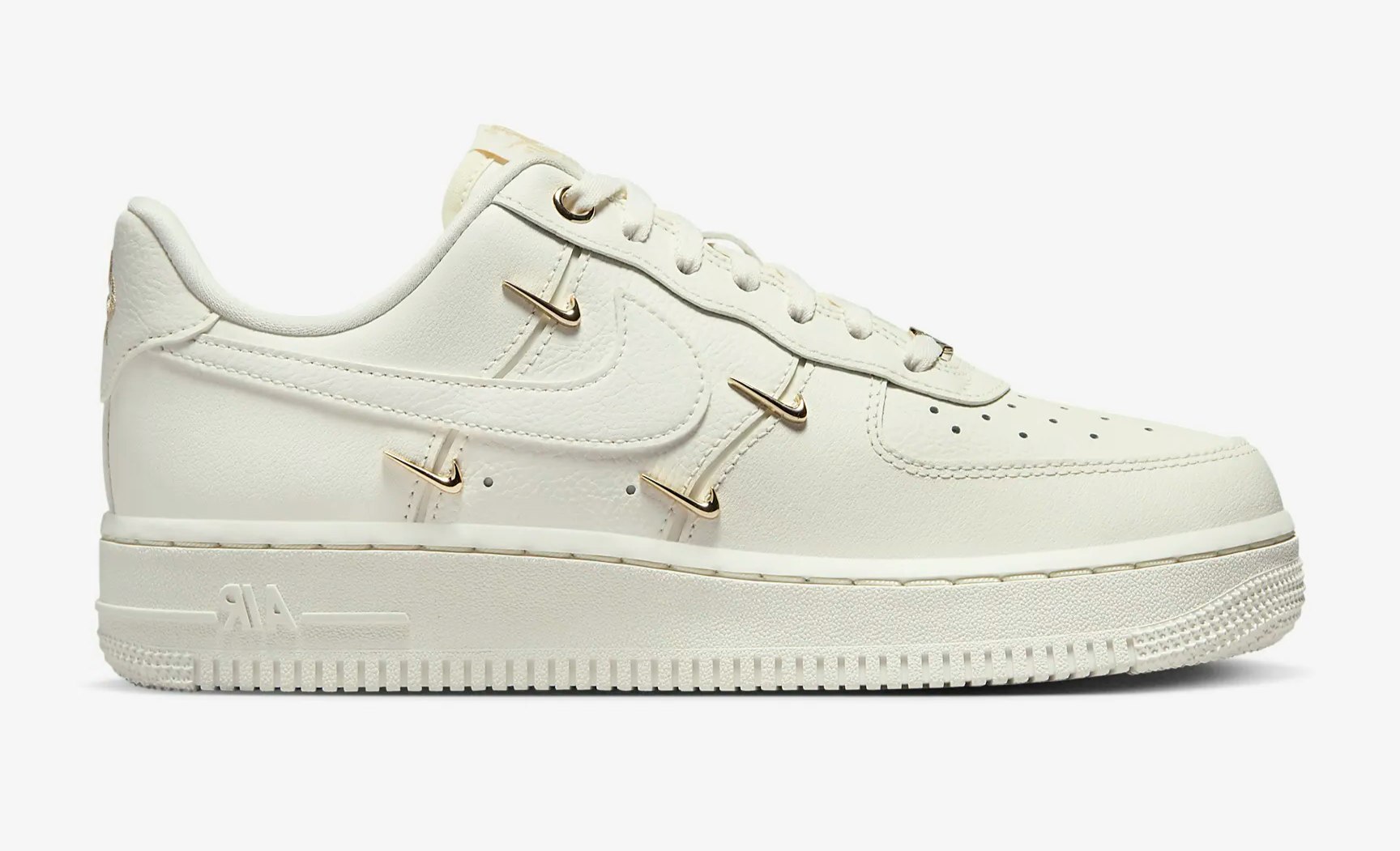 Nike Air Force 1 `07 LX "Metallic Gold"