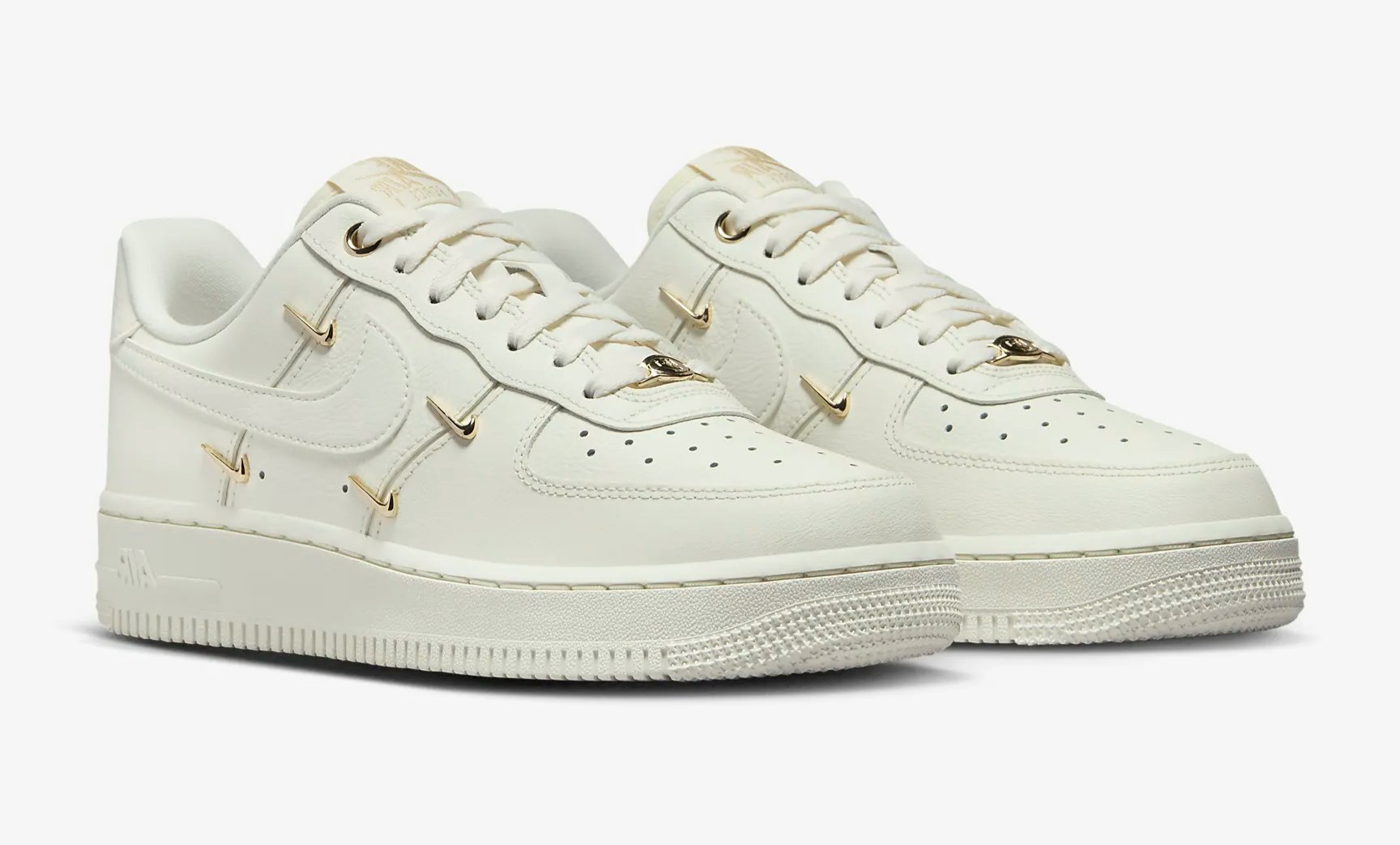 Nike Air Force 1 `07 LX "Metallic Gold"