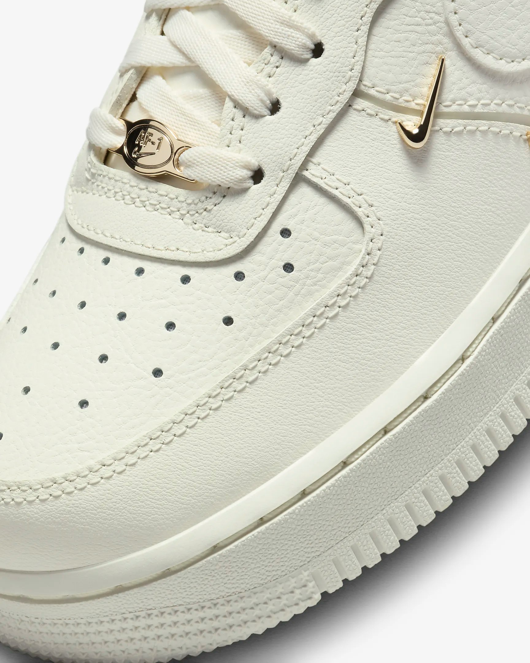 Nike Air Force 1 `07 LX "Metallic Gold"