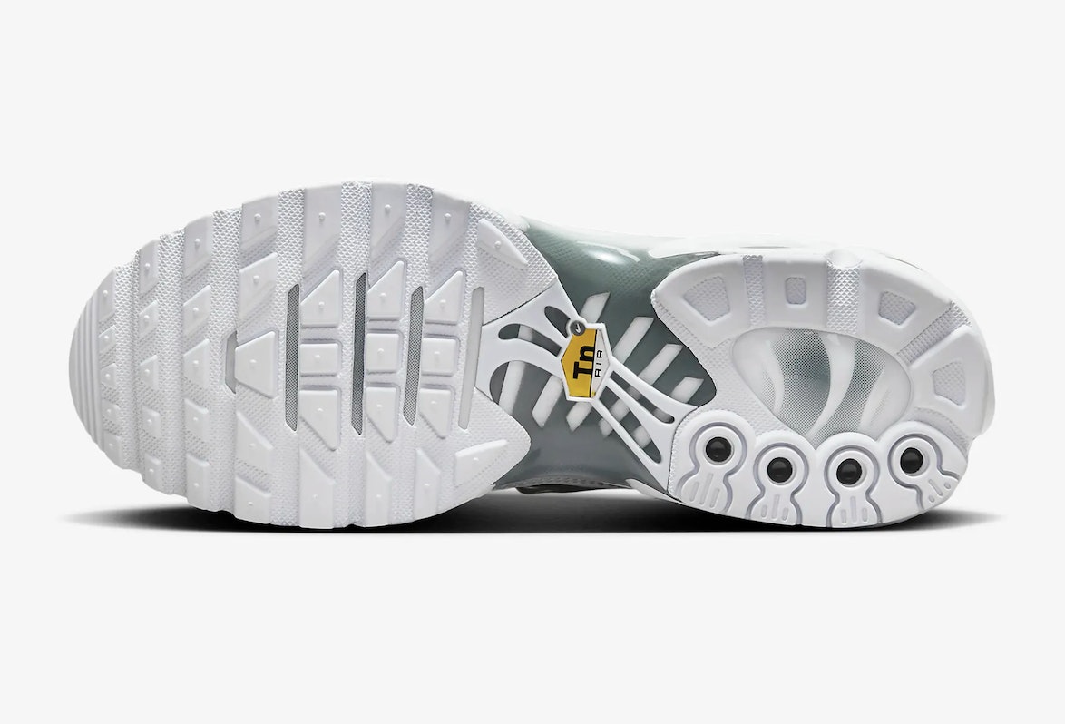 Nike Air Max Plus "Metallic White"