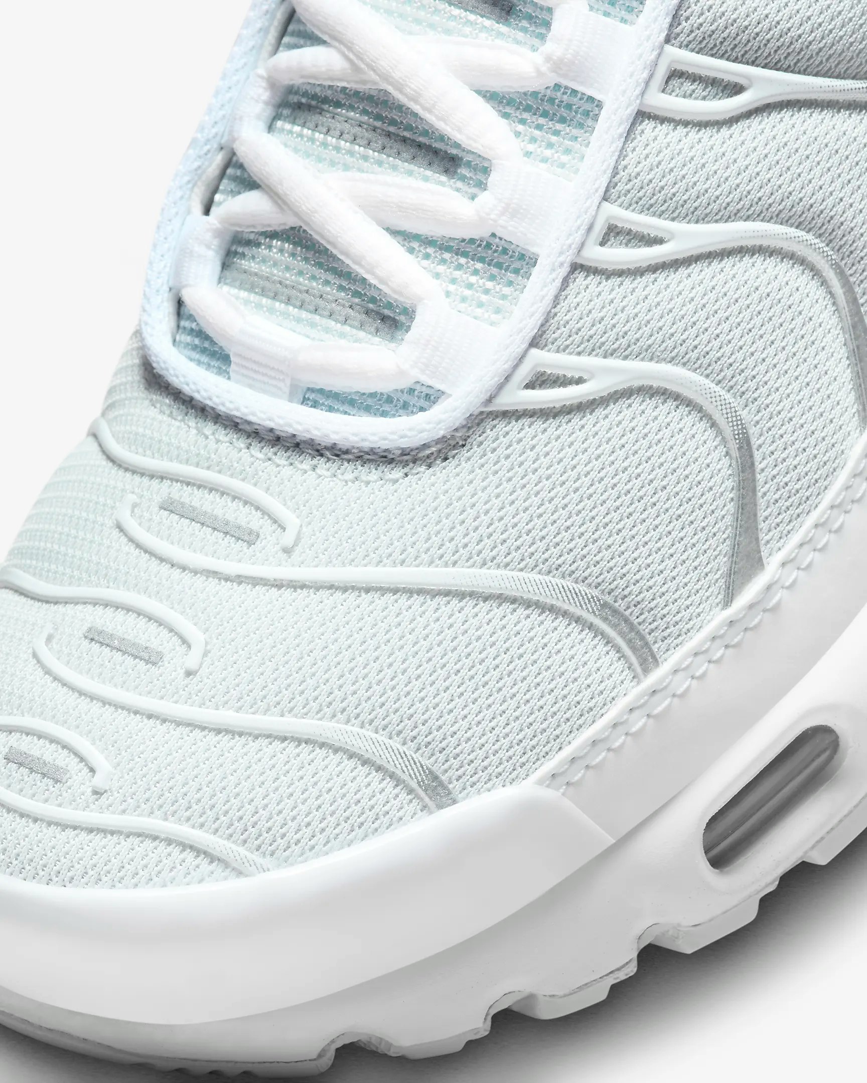 Nike Air Max Plus "Metallic White"
