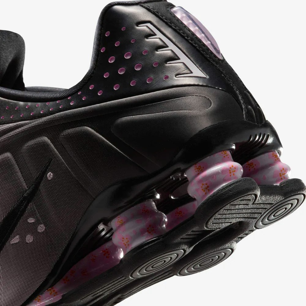 Nike Shox R4 "Sakura"
