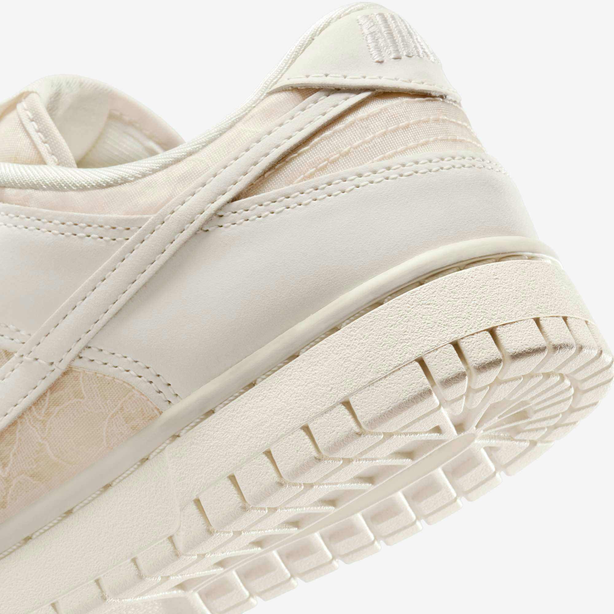 Nike Dunk Low "Lace Pack" (Light Orewood Brown) Nike Dunk Low "Lace Pack" (Light Orewood Brown)