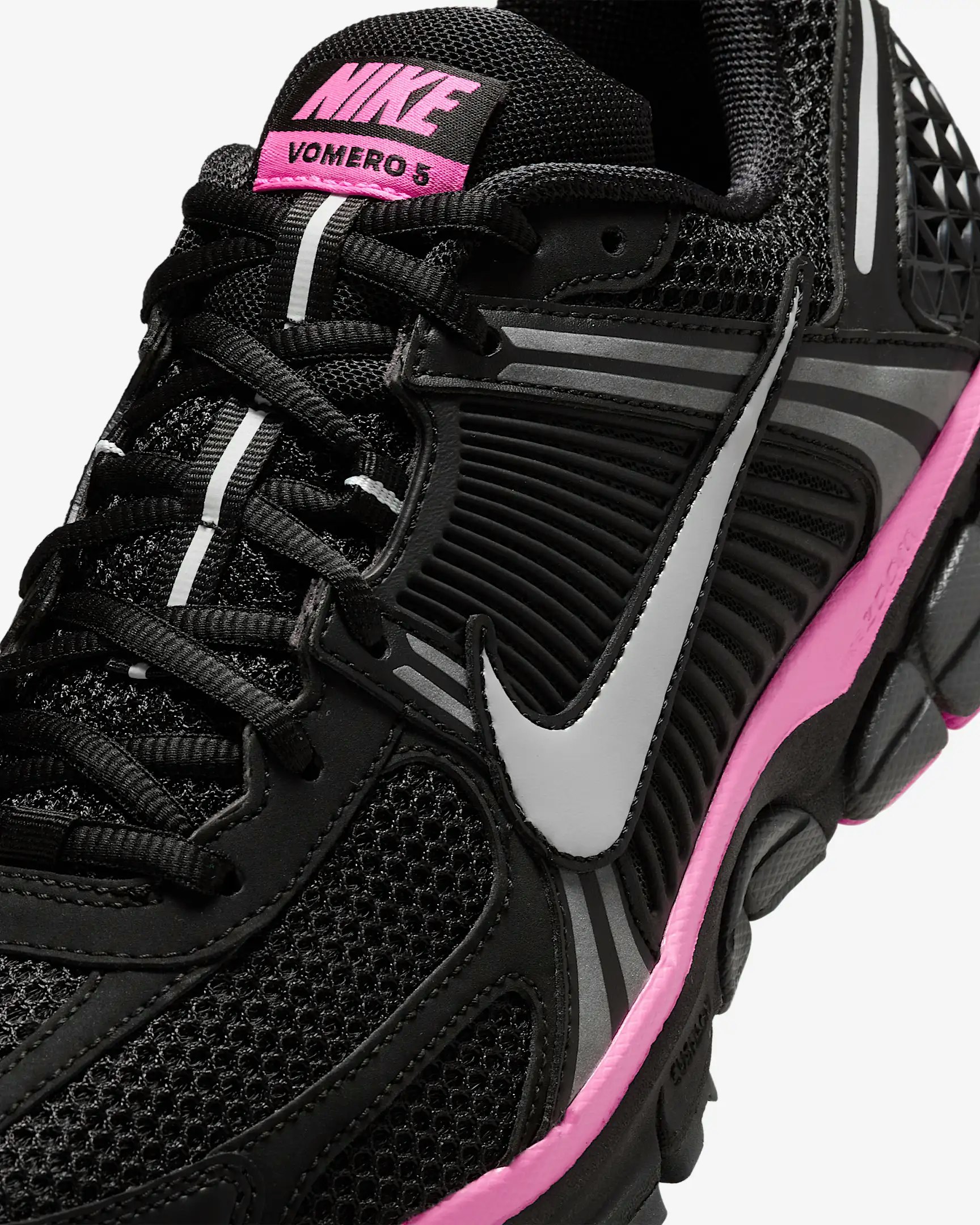 Nike Zoom Vomero 5 "Black Pink"