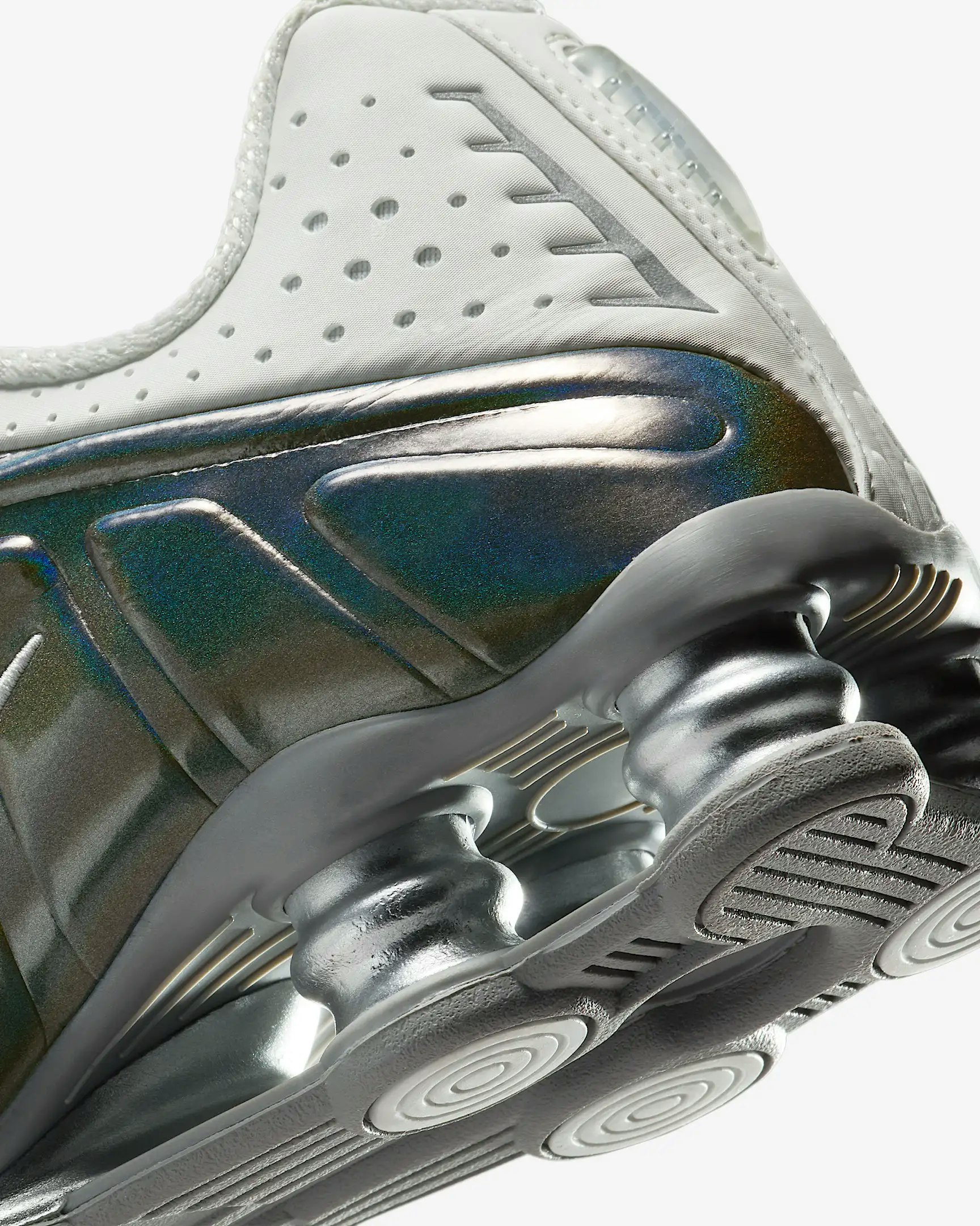 Nike Shox R4 "White Iridescent"