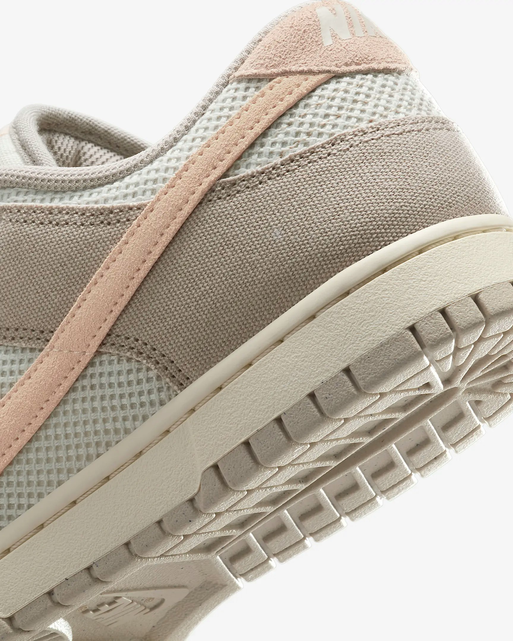 Nike Dunk Low "Light Bone"