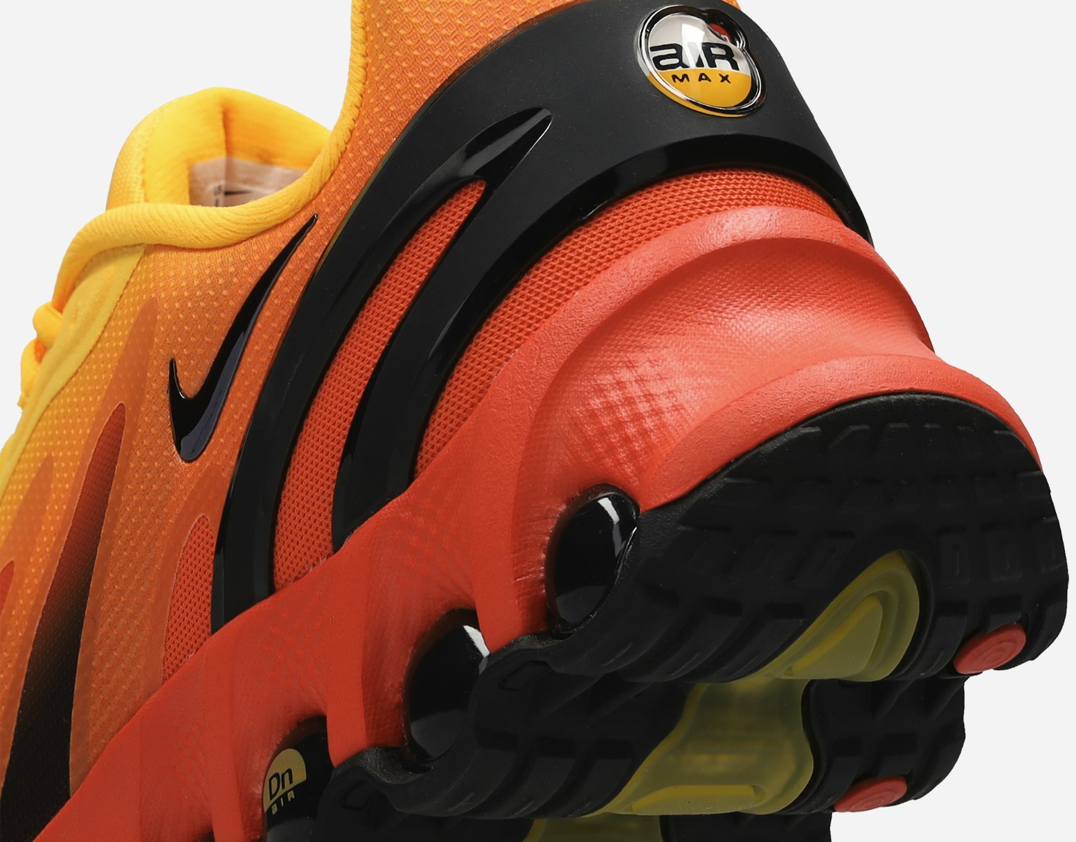 Nike Air Max DN8 "Team Orange"