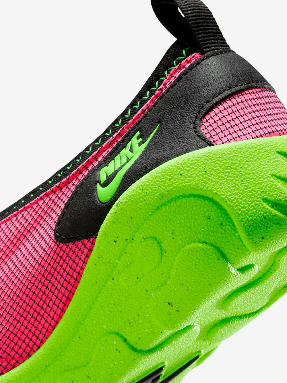 Nike Aqua Turf "Hyper Pink"