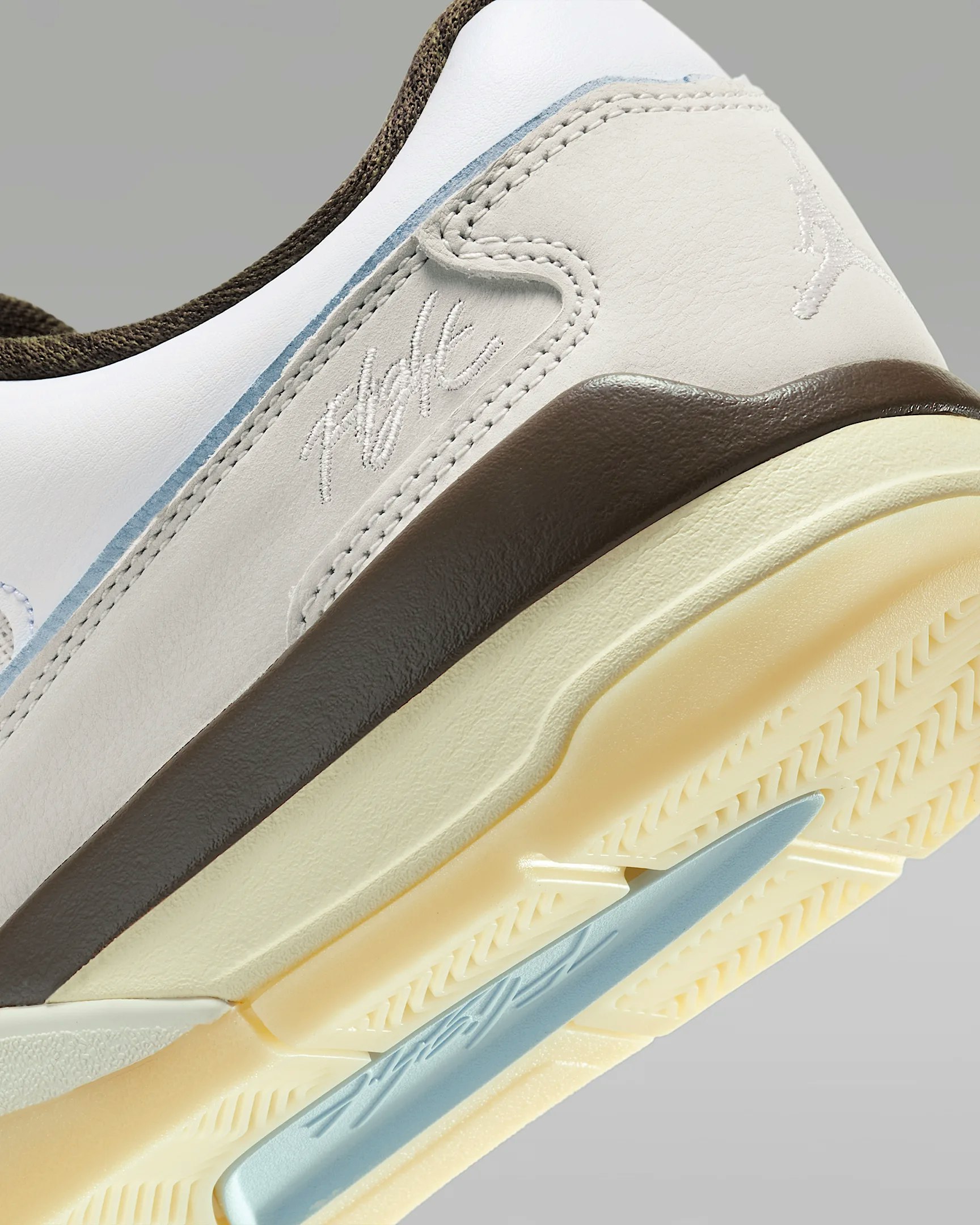 Jordan Flight Court "Light Bone"