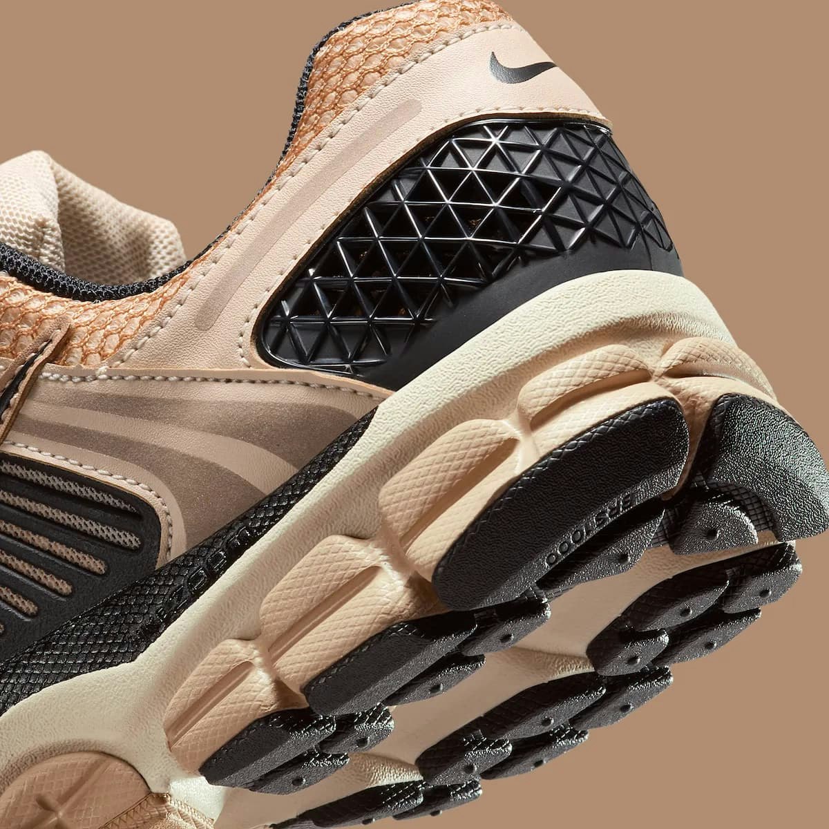 Nike Zoom Vomero 5 "Sanddrift"
