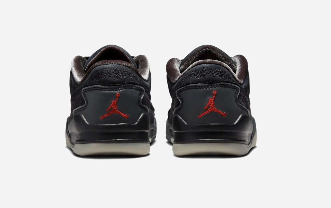 Who Decides War x Jordan Flight Court "Téla"