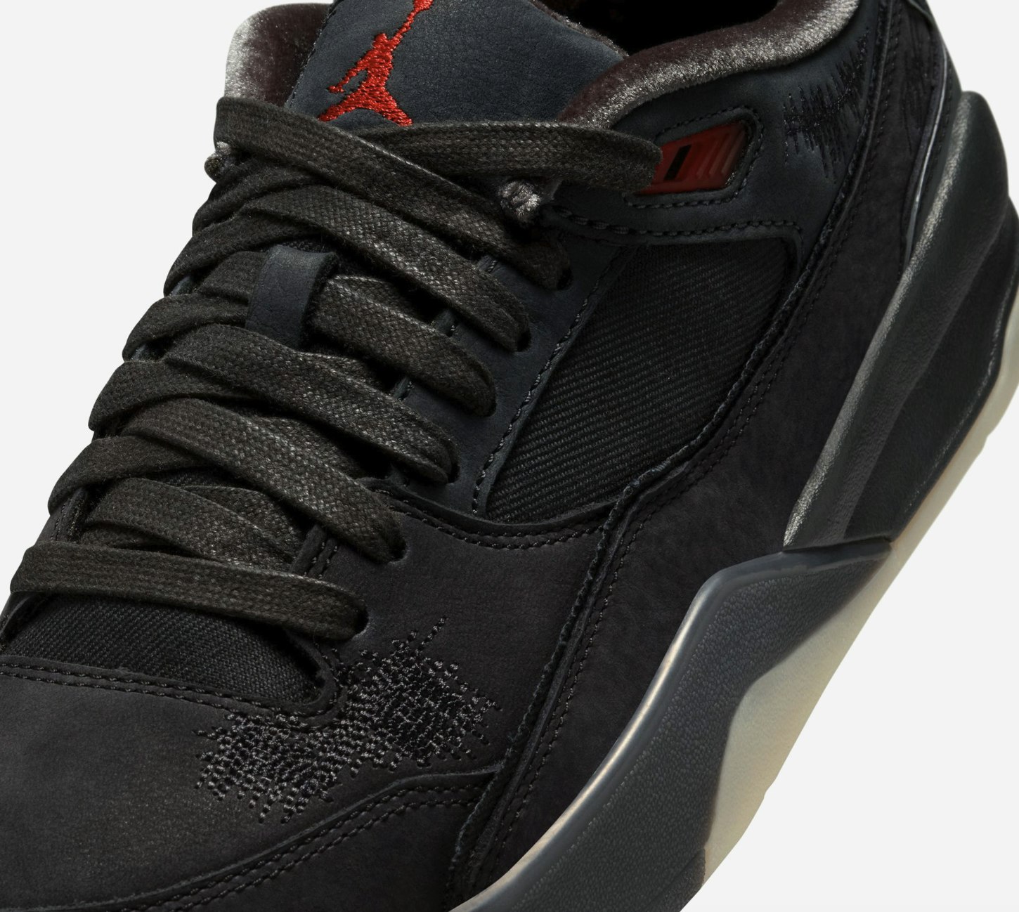 Who Decides War x Jordan Flight Court "Téla"
